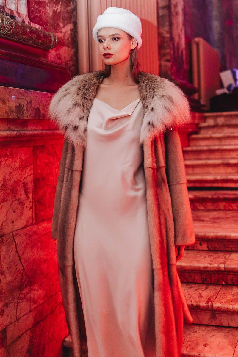 Норковая шуба с капюшоном из рыси фото