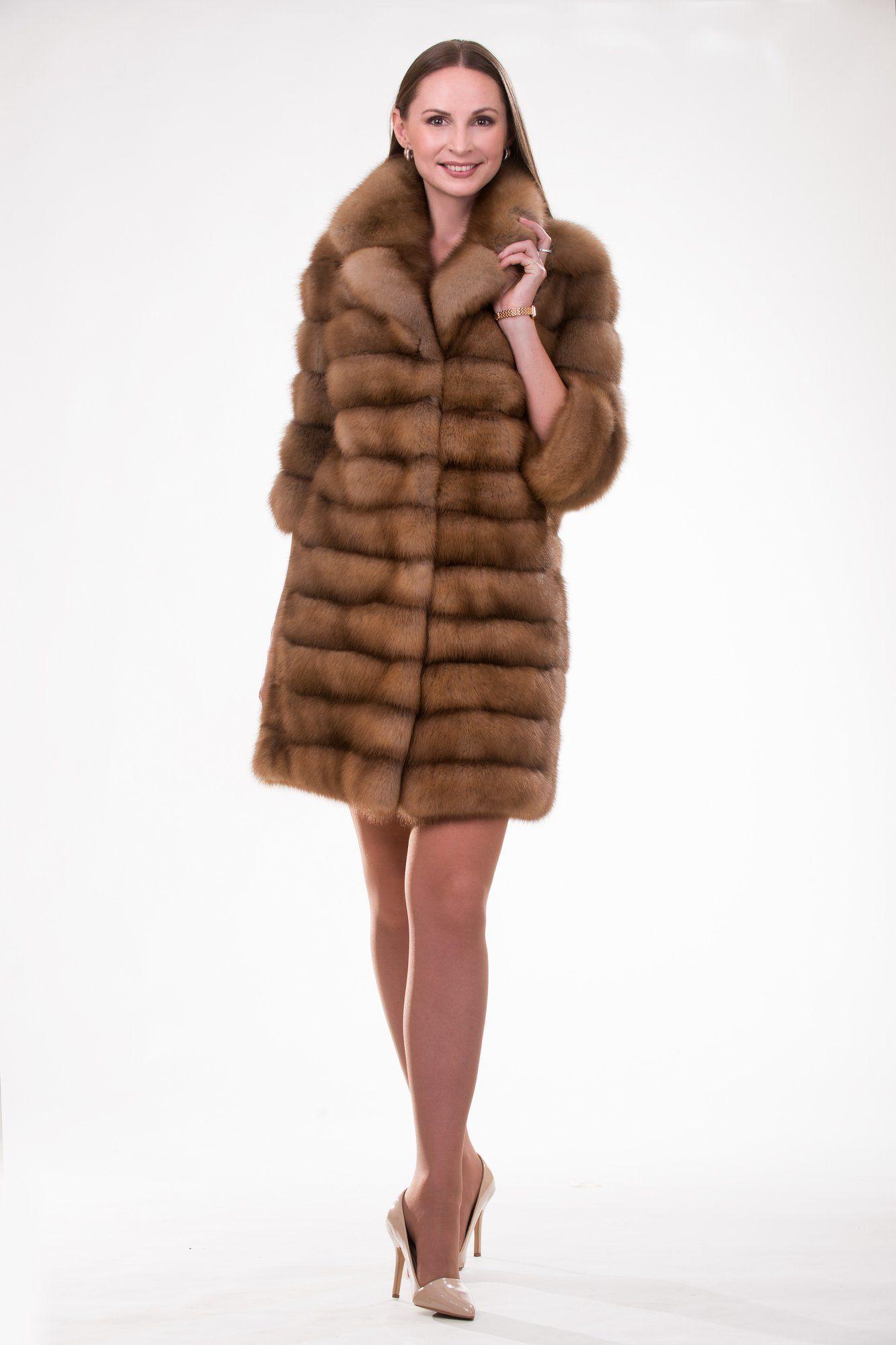 Шуба из куницы с английским воротником фото