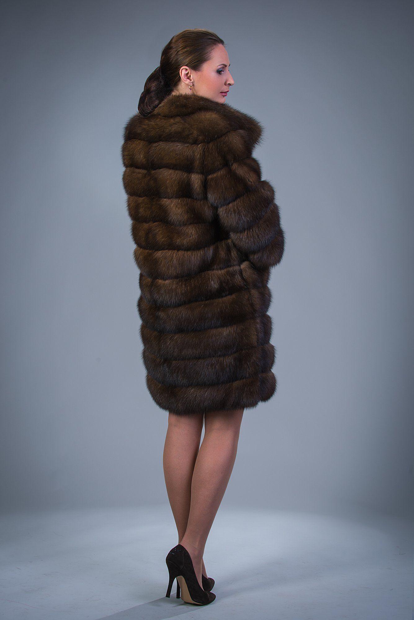 Шуба из меха соболя с английским воротником фото