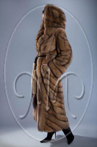 Шуба из баргузинского соболя с капюшоном фото