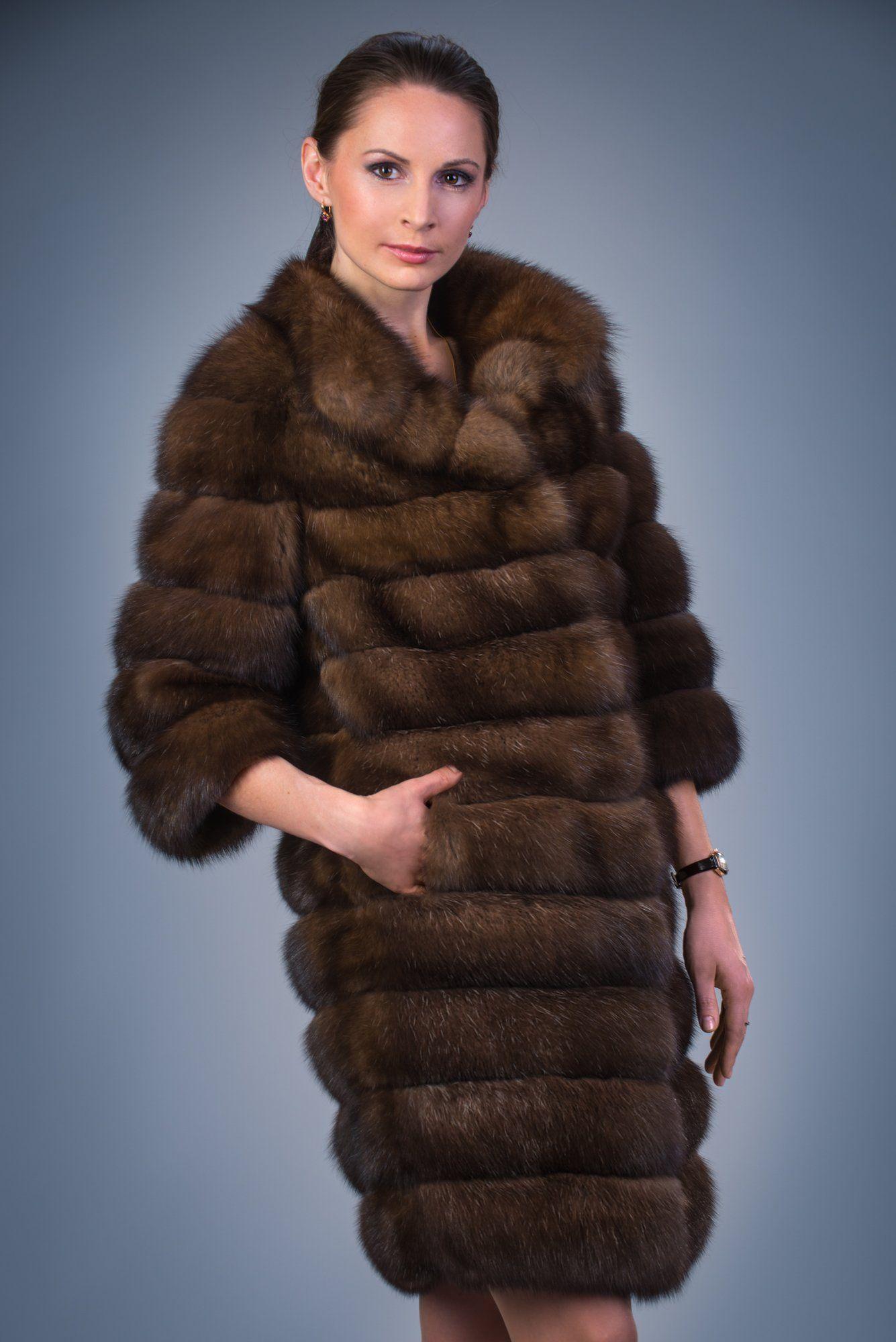 Шуба из меха соболя с английским воротником фото