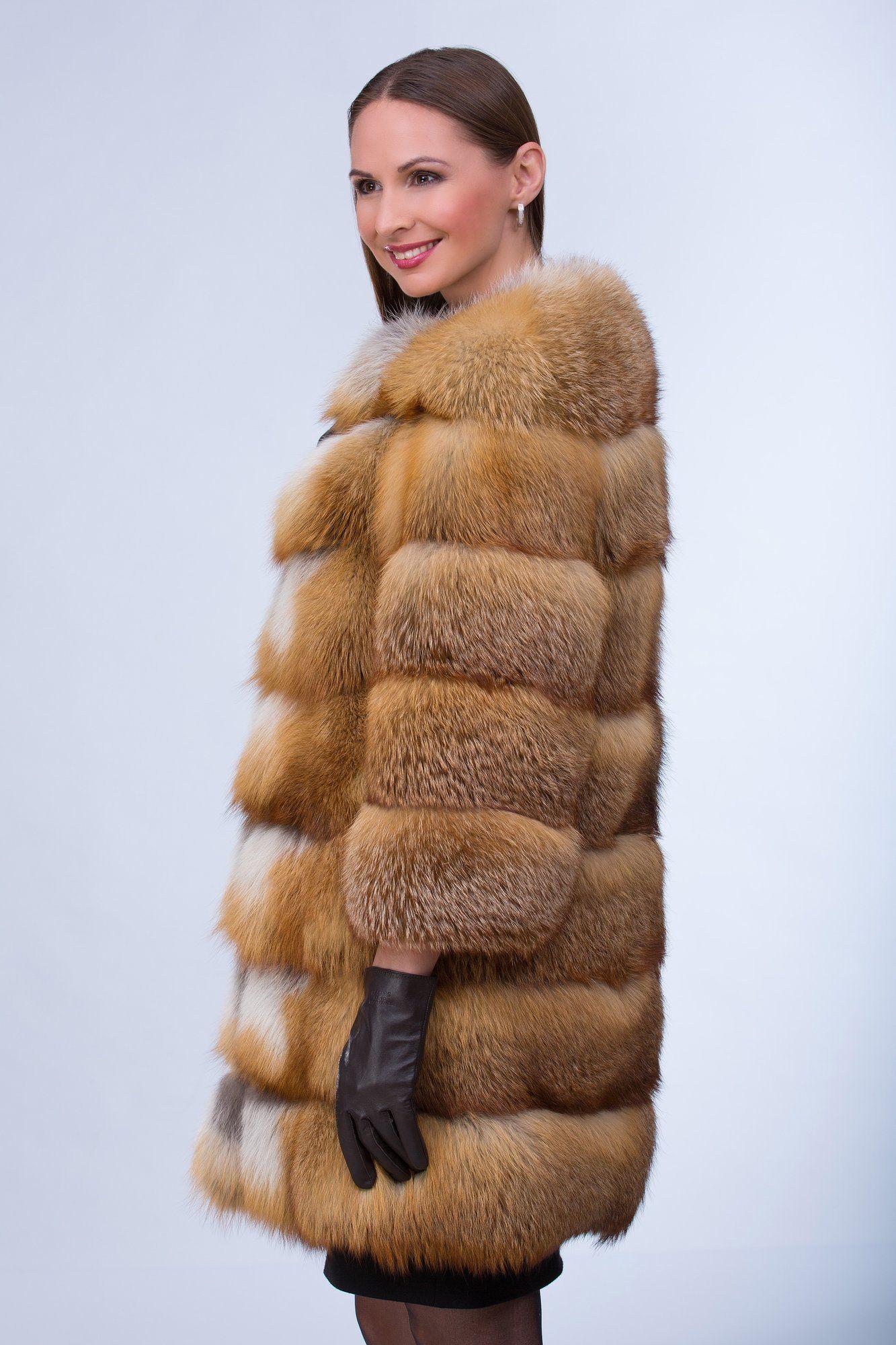 Женское пальто из меха лисы фото