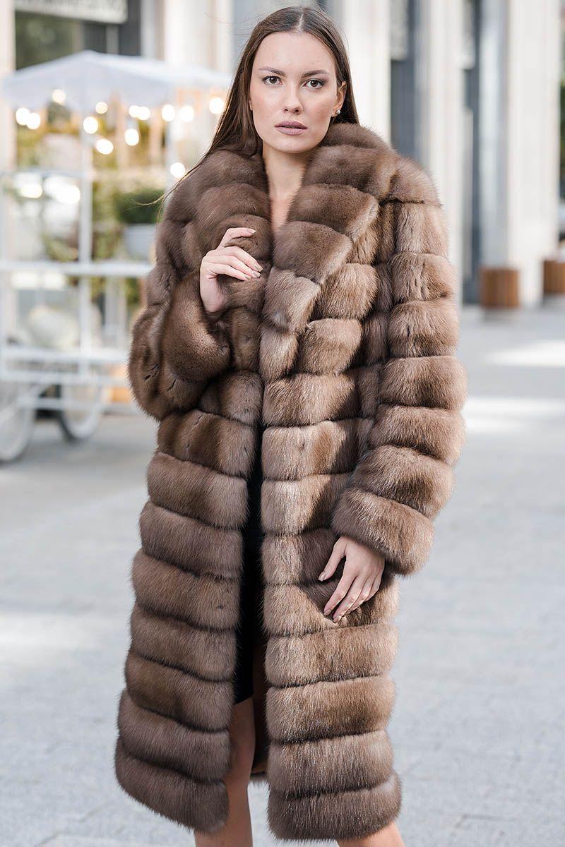 Шуба из куницы с английским воротником фото