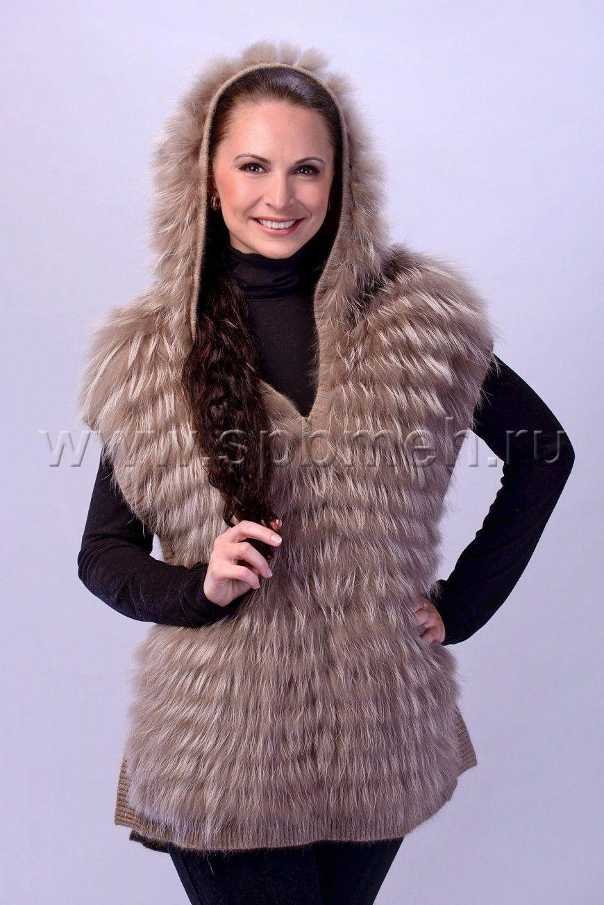 Жилет с капюшоном из енота с трикотажем фото