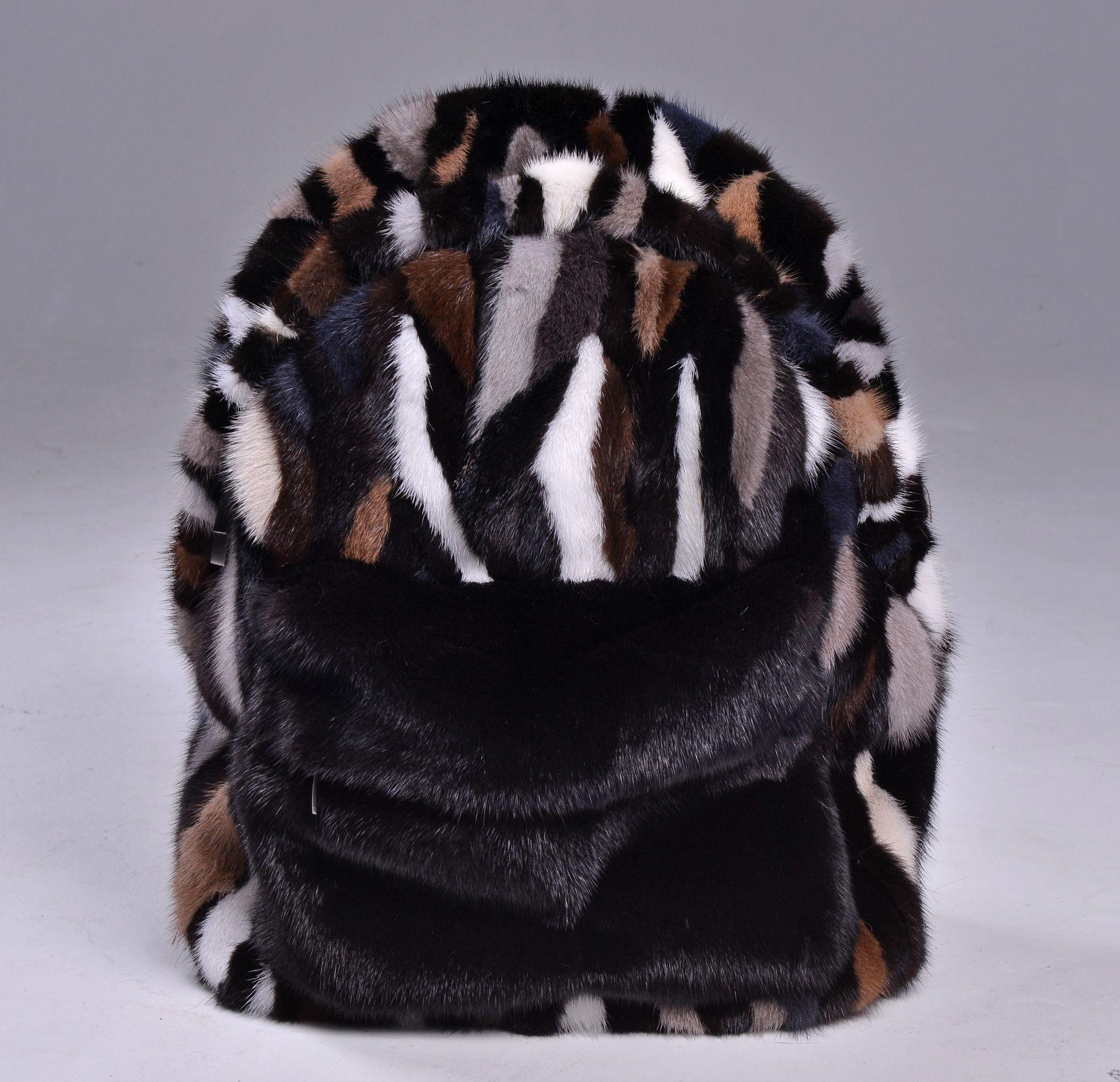 Рюкзак из меха норки фото