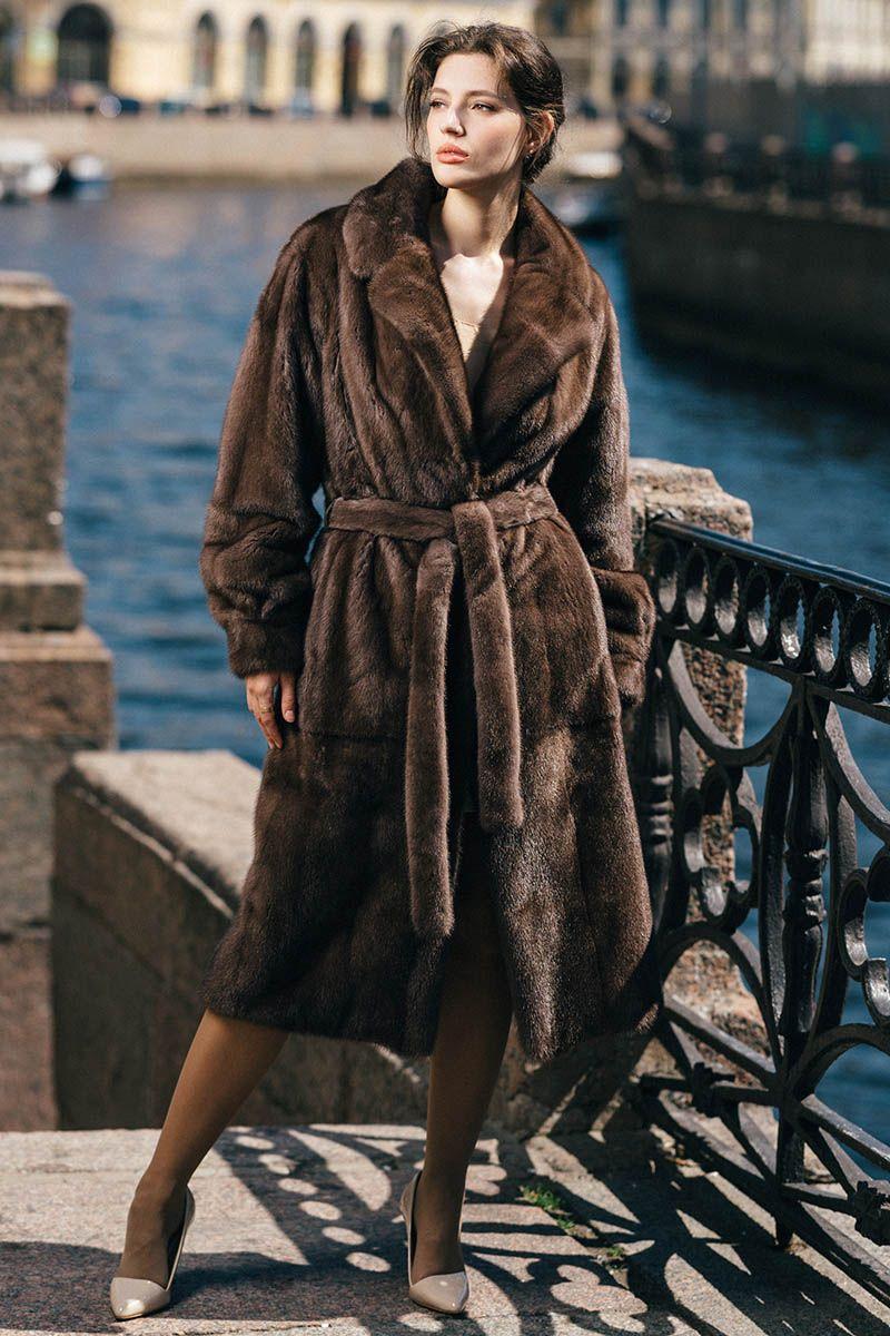 Норковое пальто с английским воротником фото