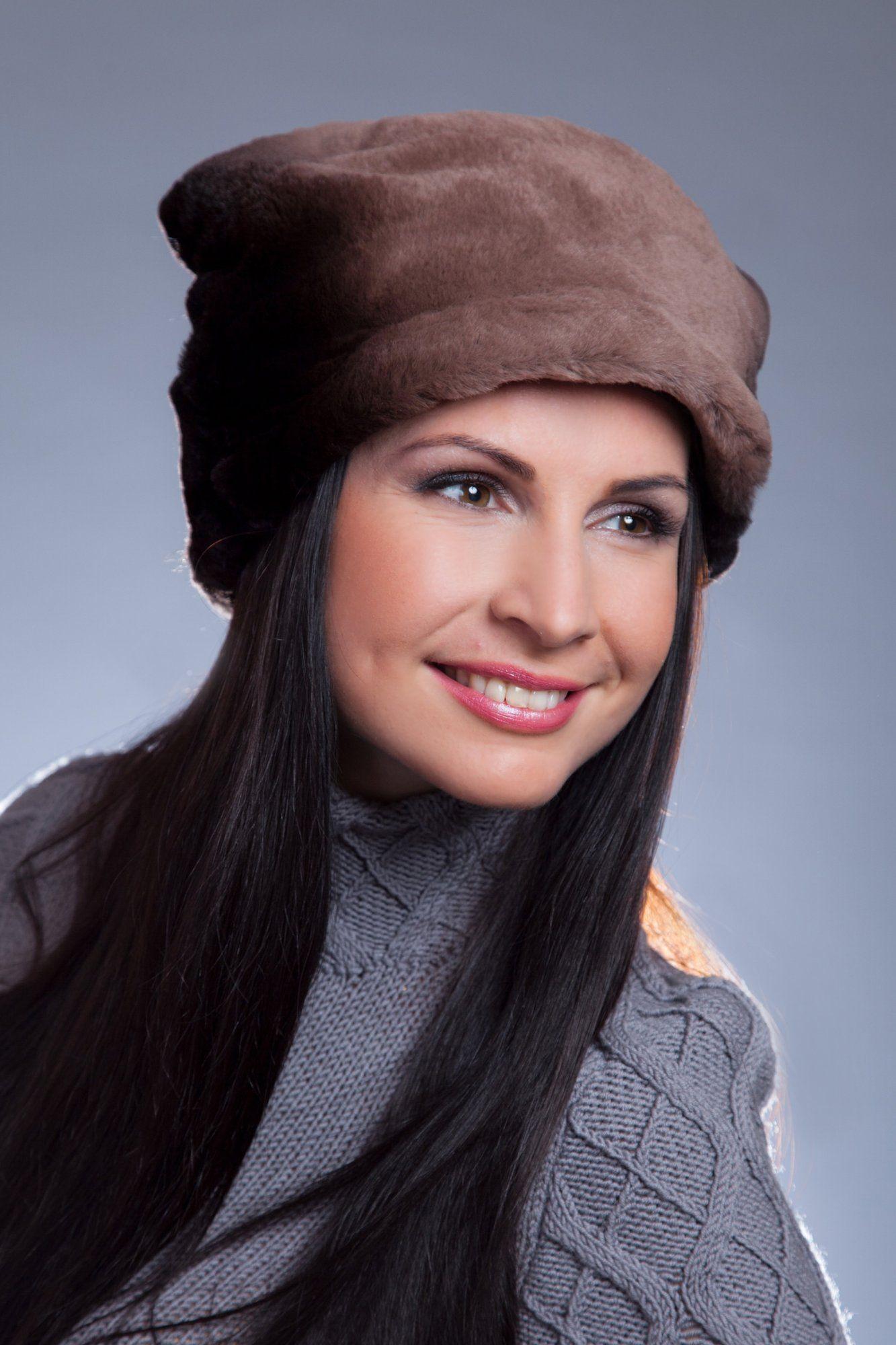 Головной убор из меха кролика фото