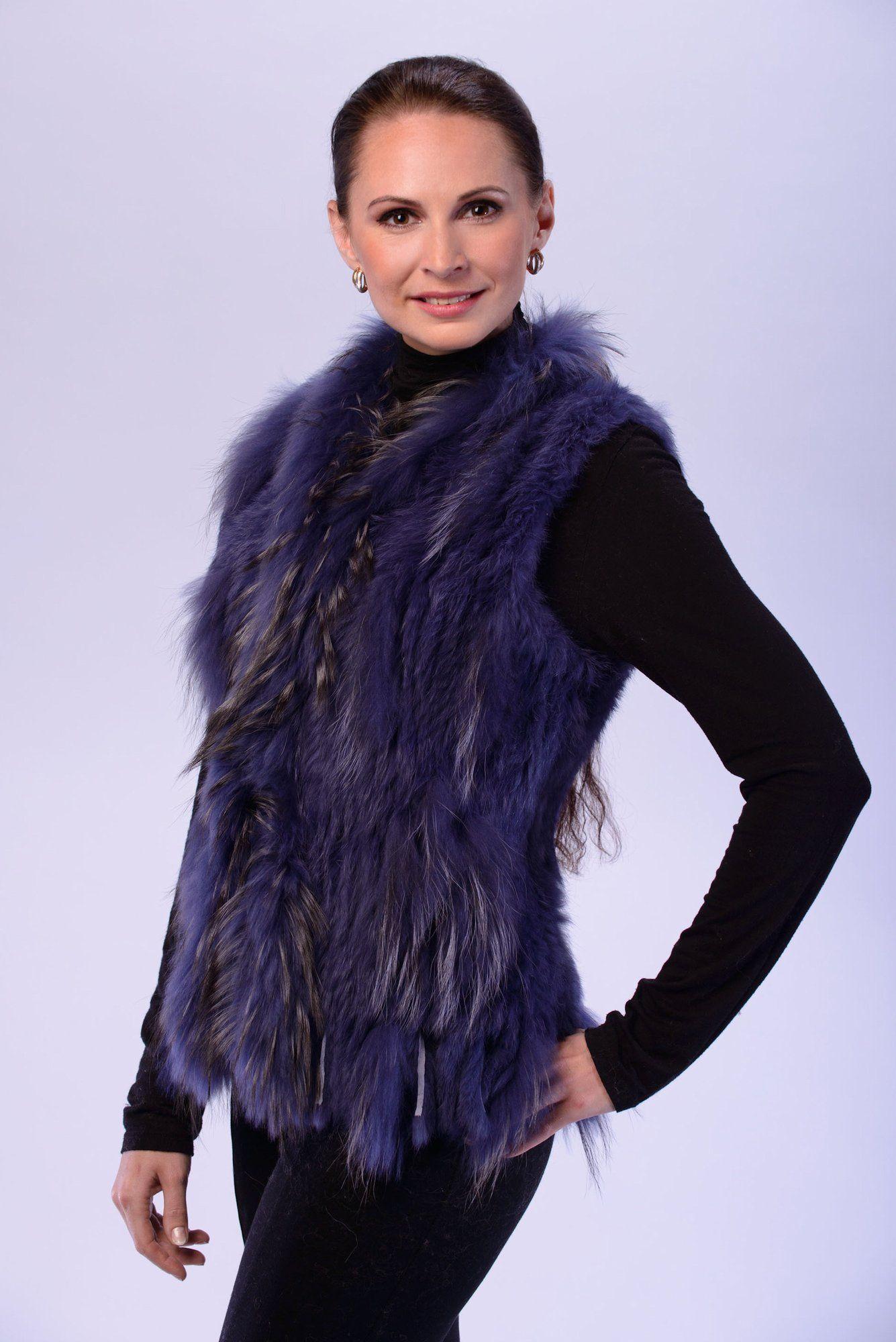 Жилет  вязаный из меха лисы фото