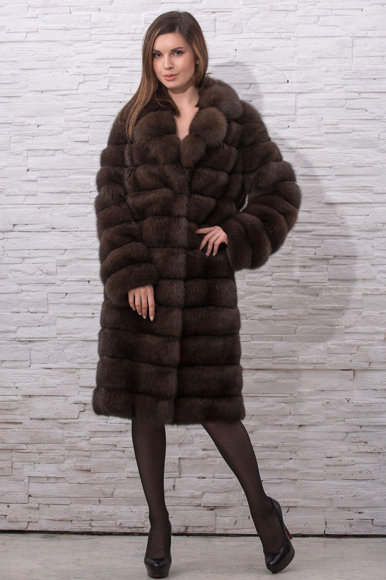 Пальто  из меха соболя с английским воротником фото