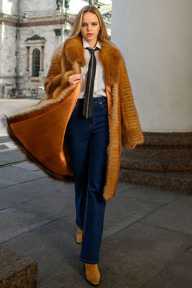 Шуба из лисы с английским воротником фото