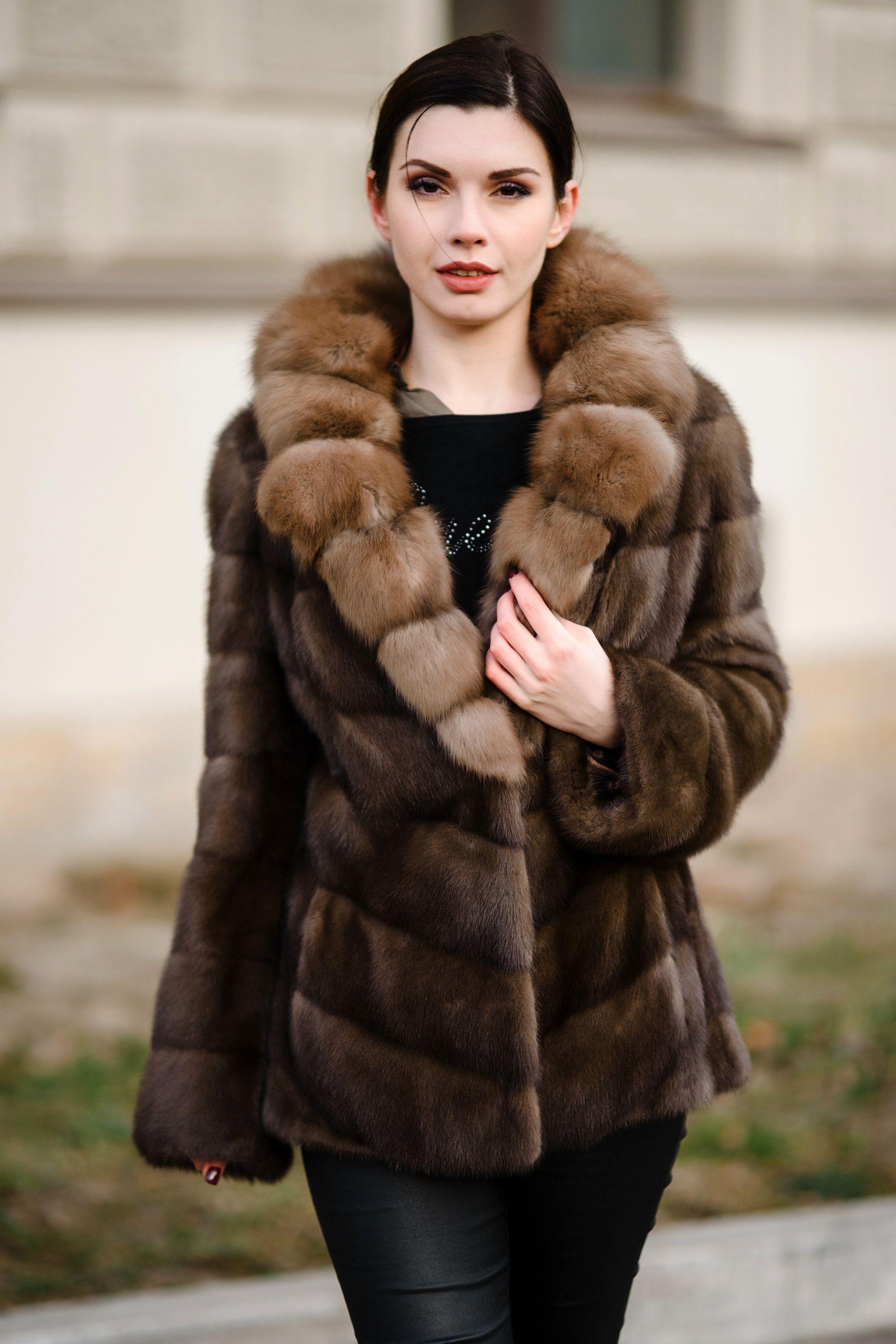 Куртка из норки с воротником из куницы фото
