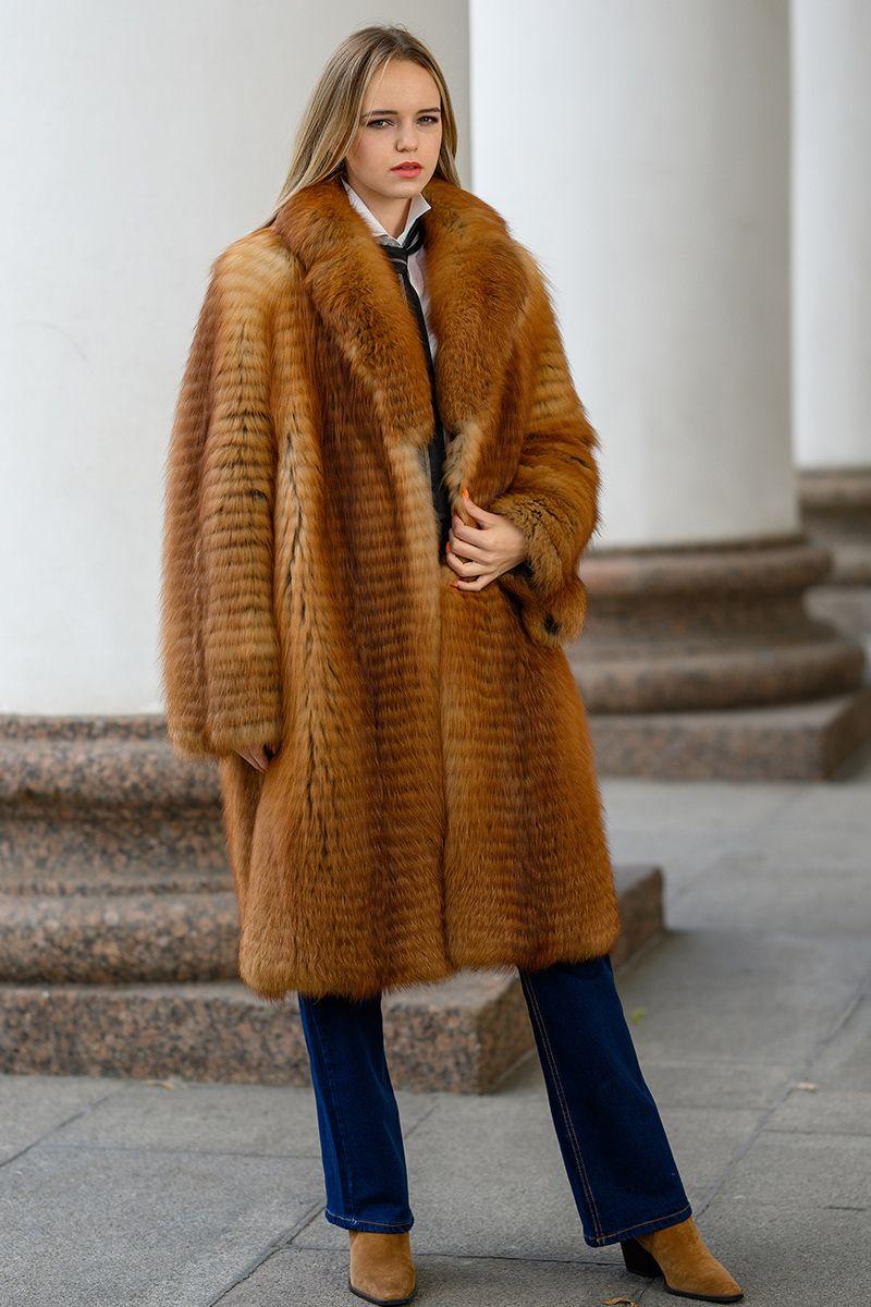 Шуба из лисы с английским воротником фото