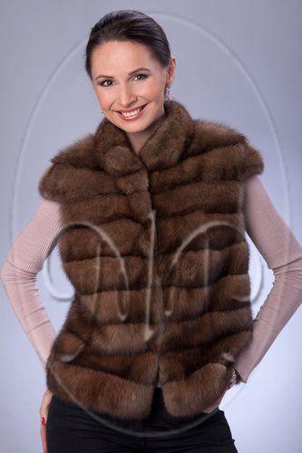 Жилет из баргузинского соболя с воротником стойка фото