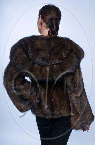 Куртка женская из меха соболя с капюшоном фото