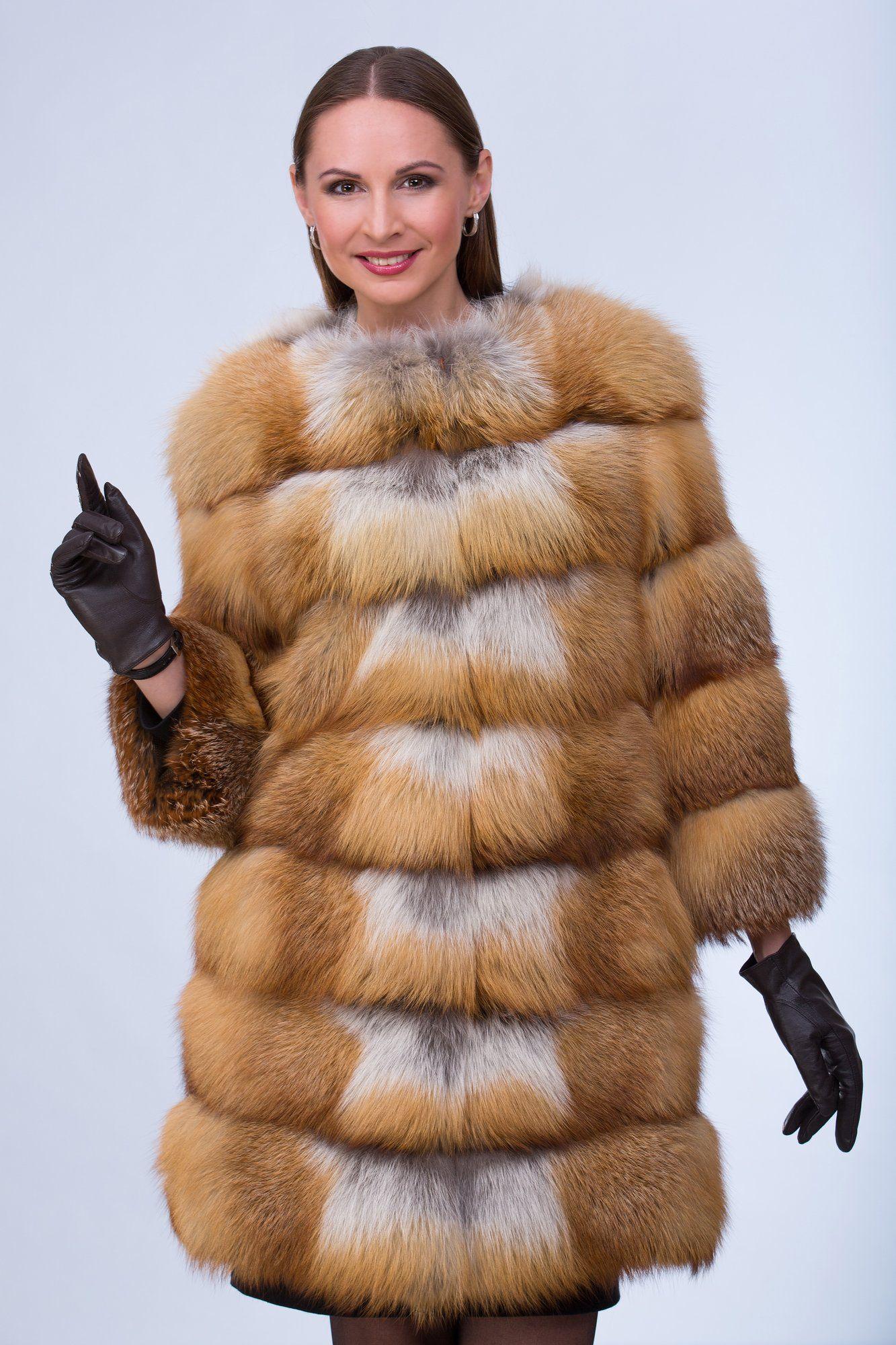 Женское пальто из меха лисы фото