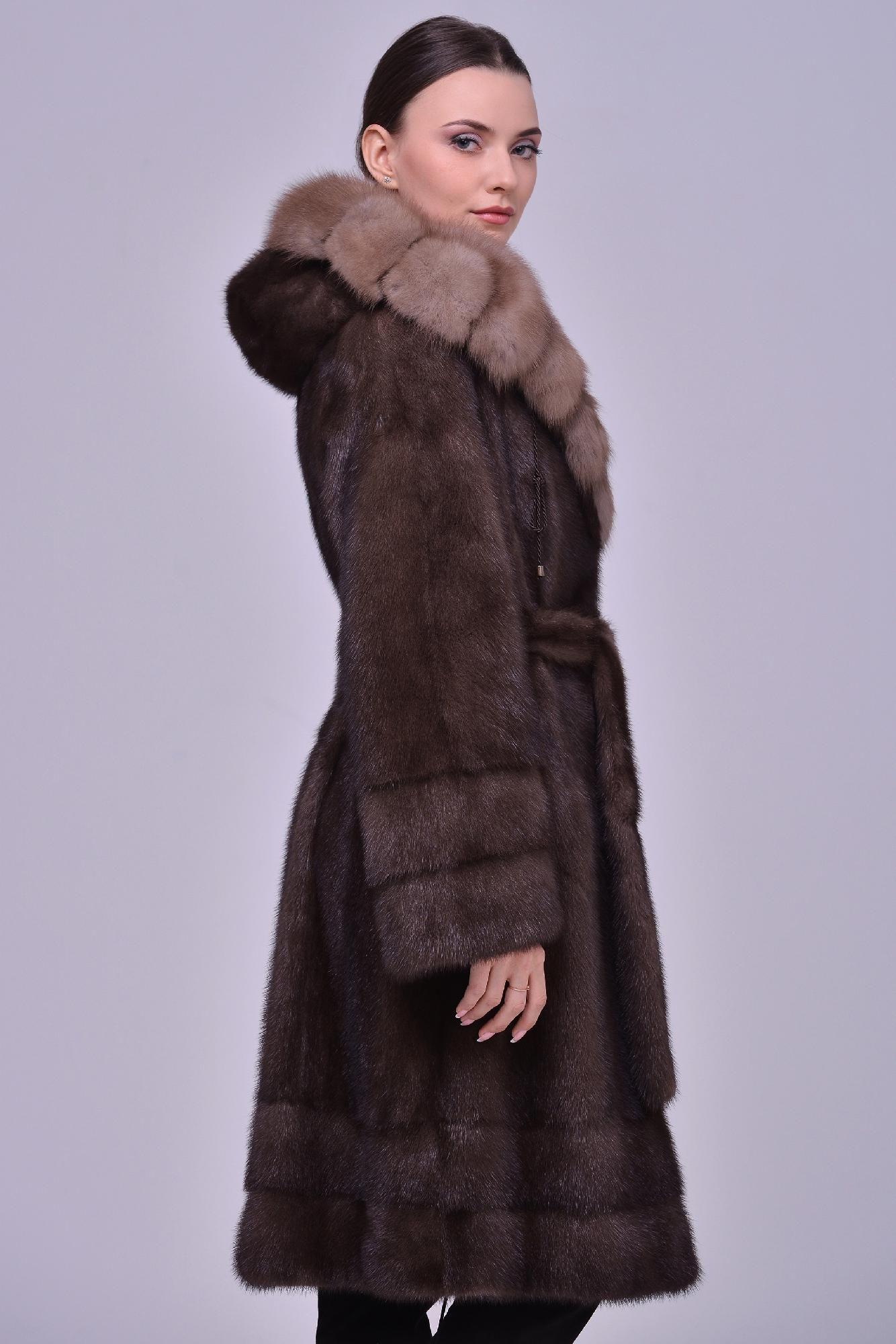 Норковая шуба с капюшоном из куницы фото