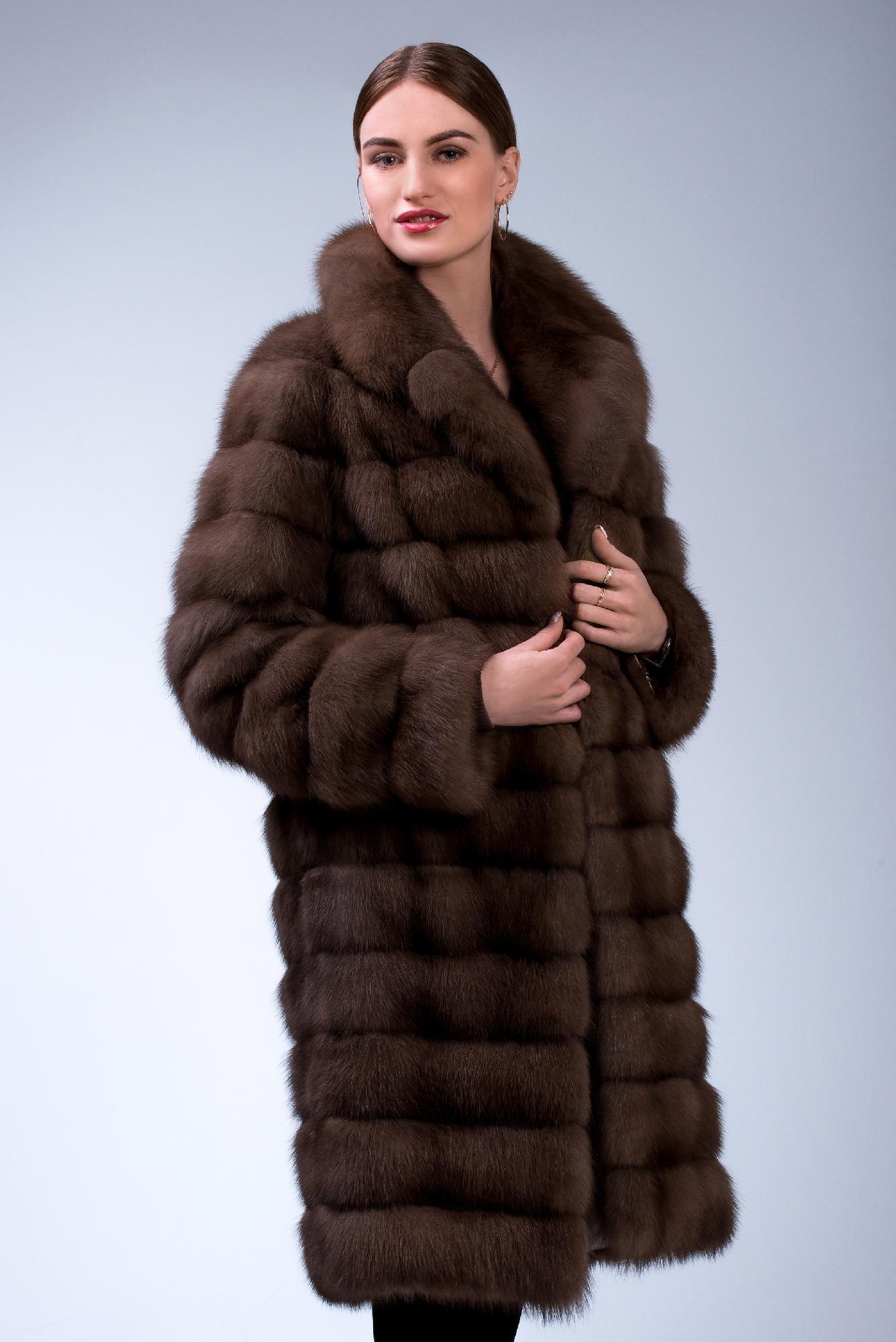 Пальто женское из куницы с анг.воротником фото