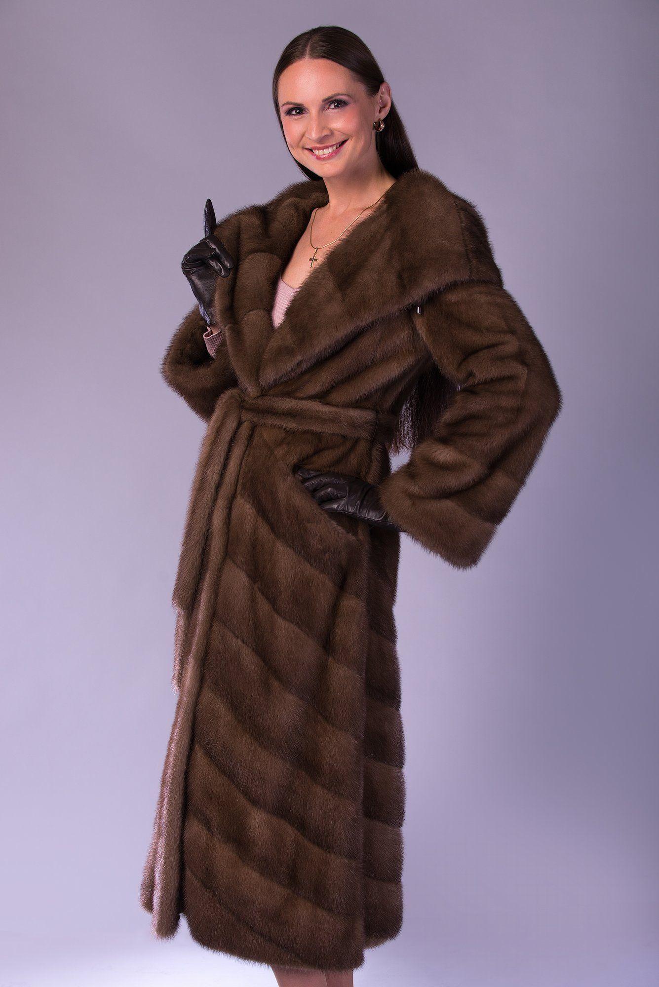 Шуба из норки  с капюшоном фото