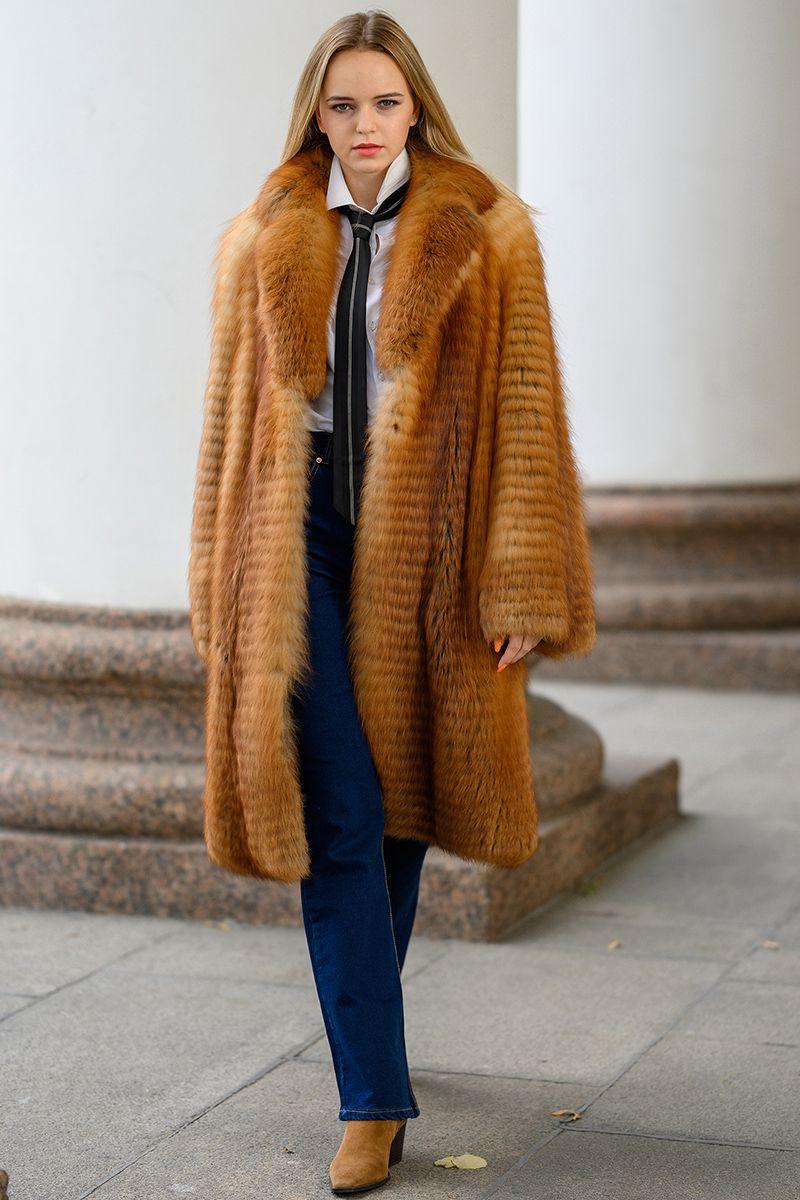Шуба из лисы с английским воротником фото