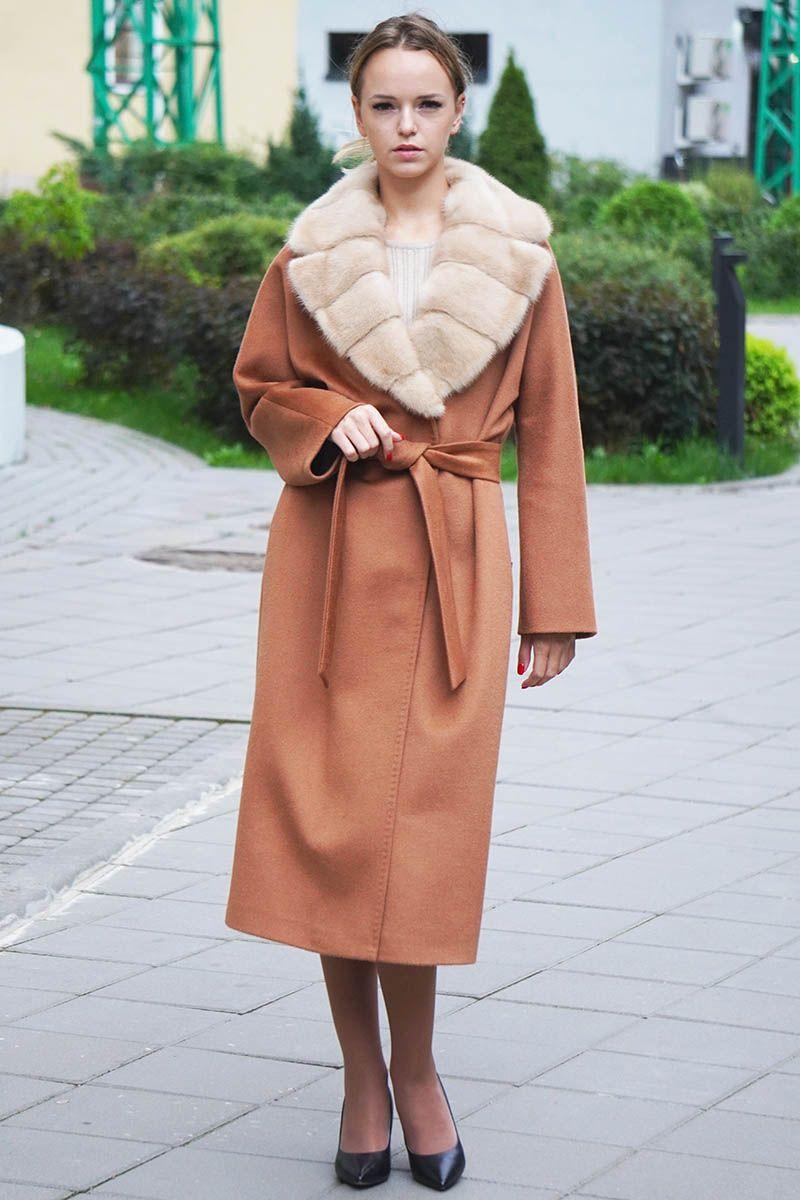 Пальто из шерсти с норковым воротником фото