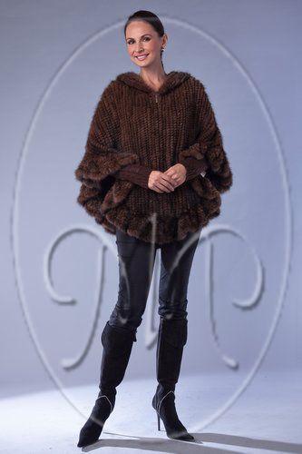 Вязаное пончо из норки с капюшоном фото