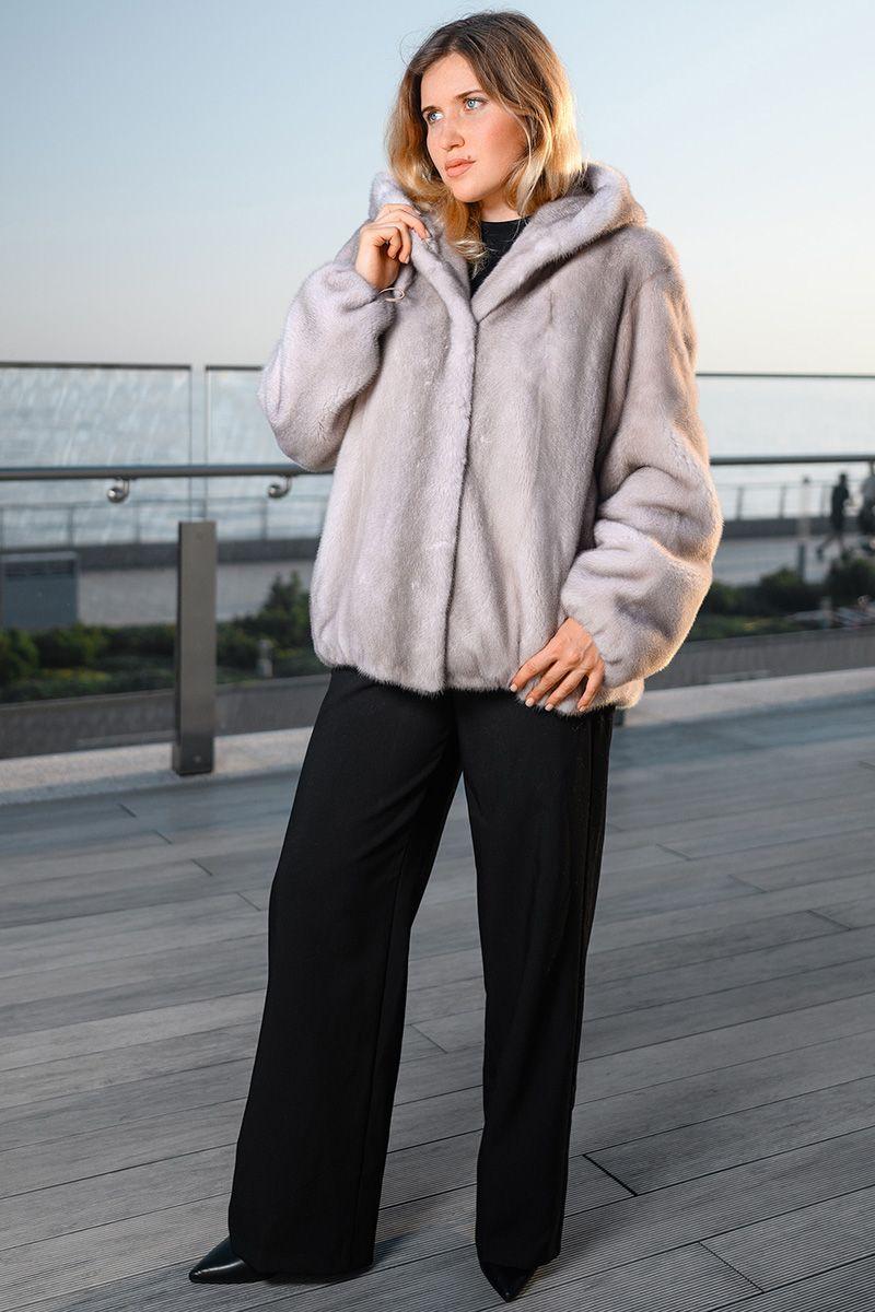 Норковая куртка с капюшоном фото