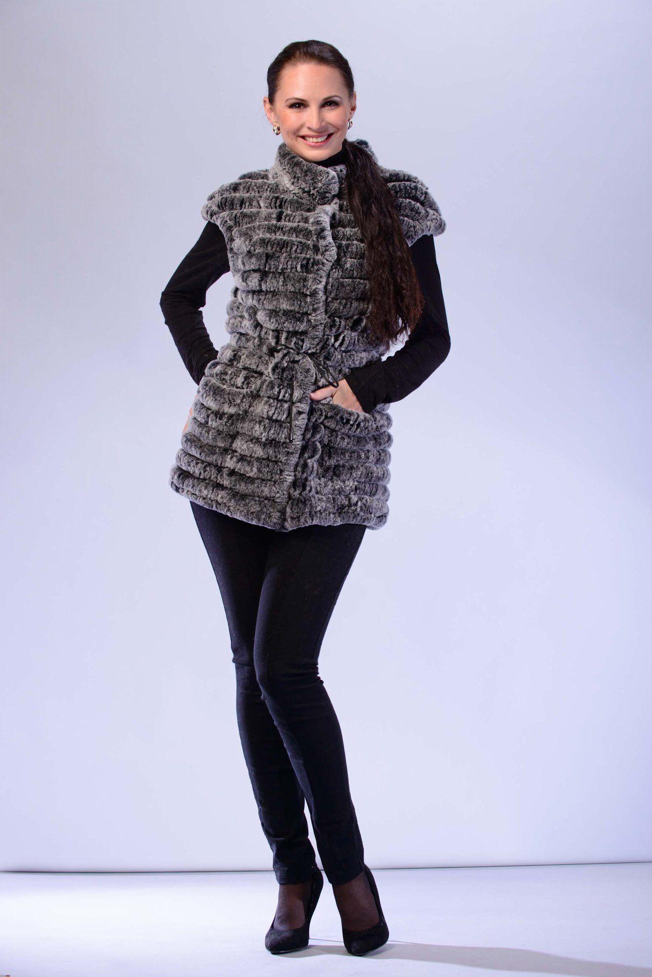 Жилет вязаный из шиншиллового кролика фото