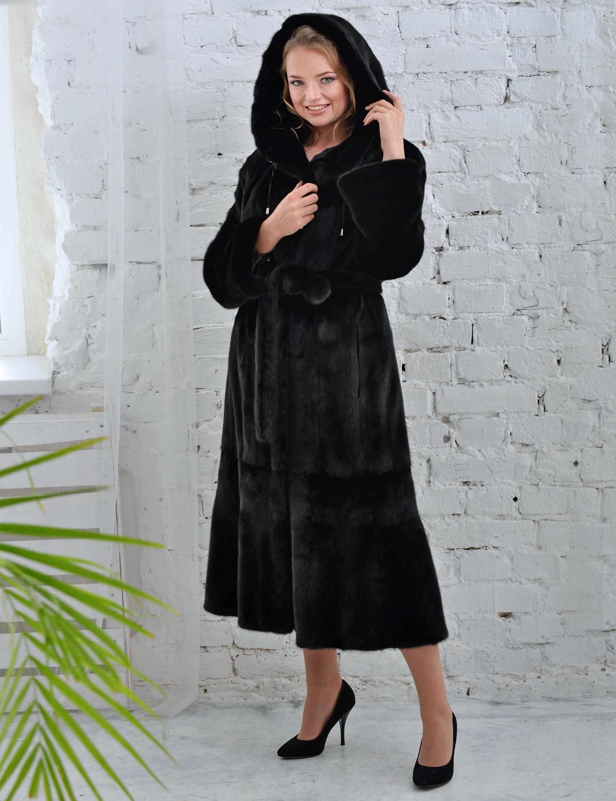 Шуба из меха норки с капюшоном фото