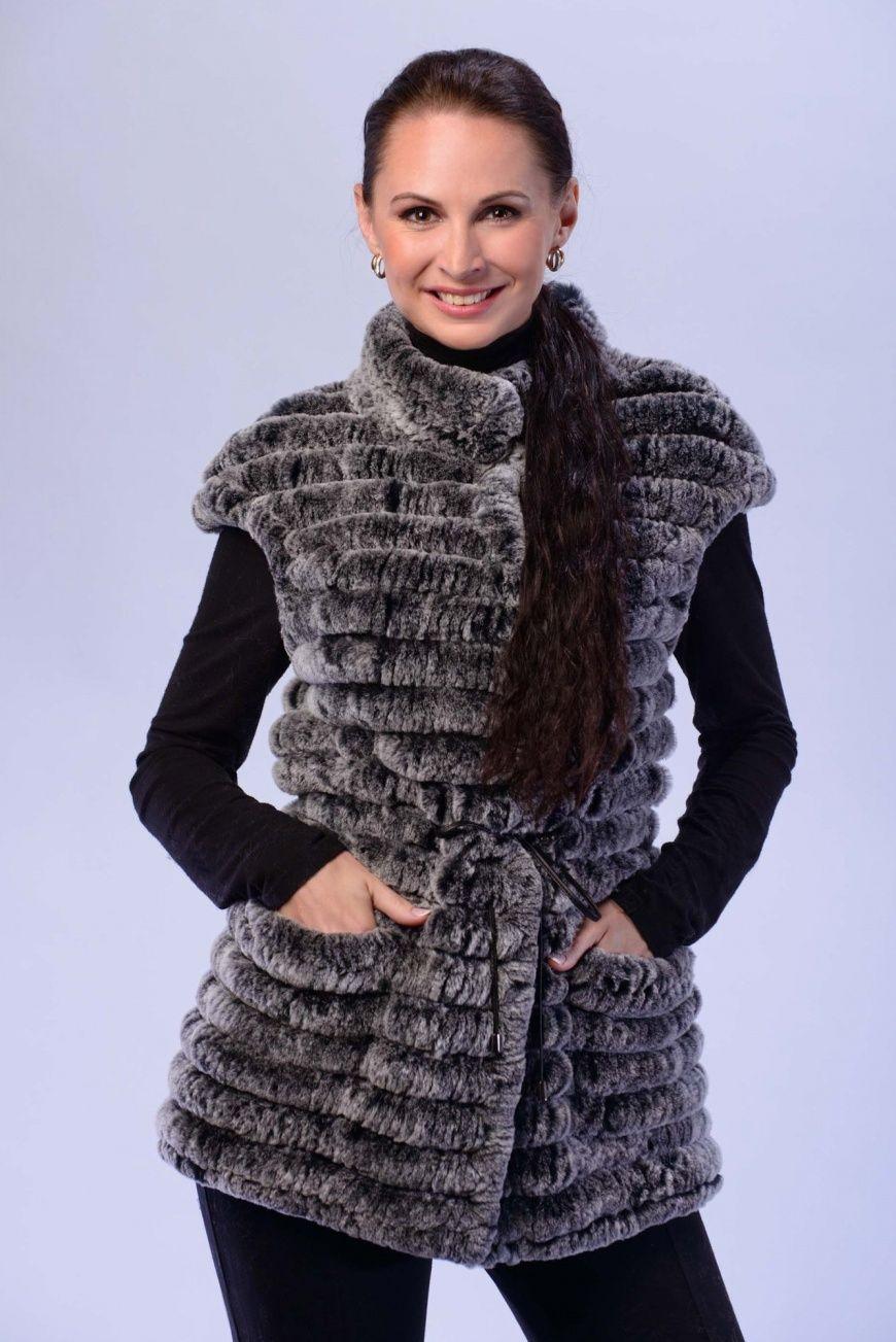 Жилет вязаный из шиншиллового кролика фото
