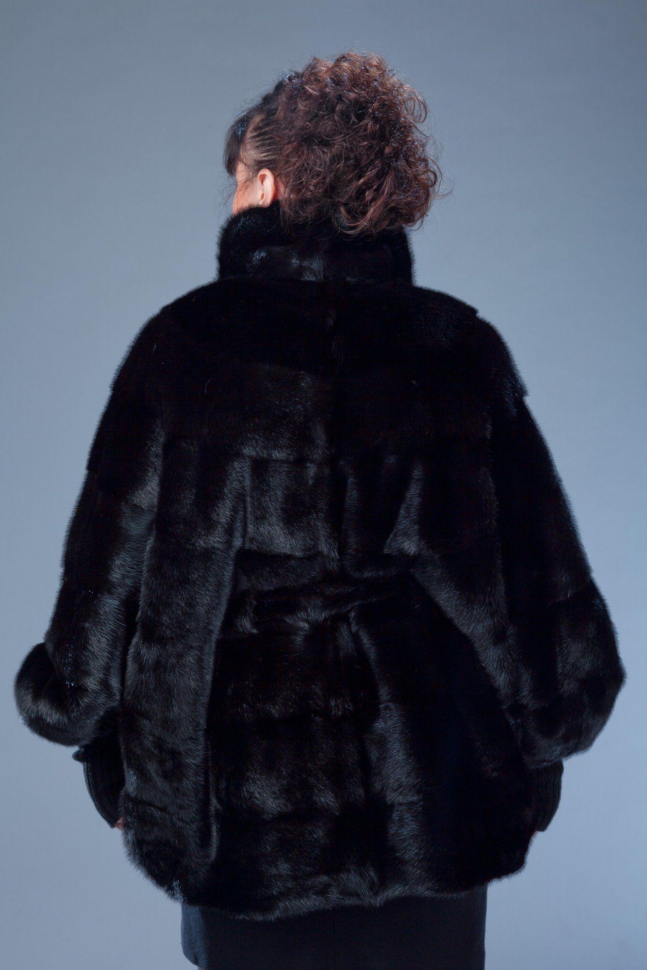 Шуа  из норки с рукавом летучая мышь фото