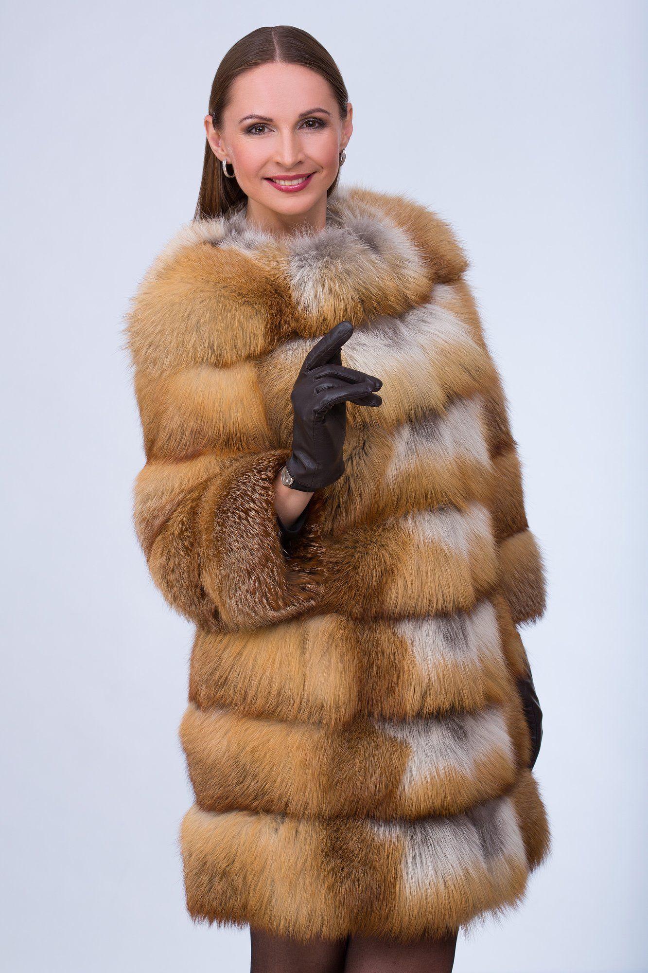 Женское пальто из меха лисы фото