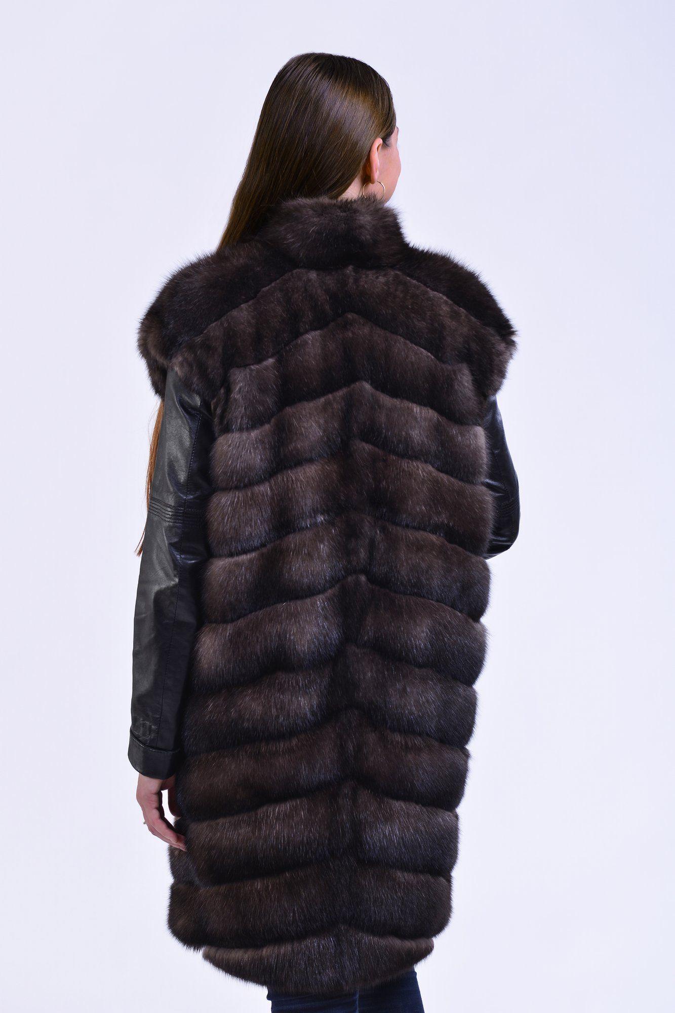 Жилет из меха соболя c воротником стойка фото