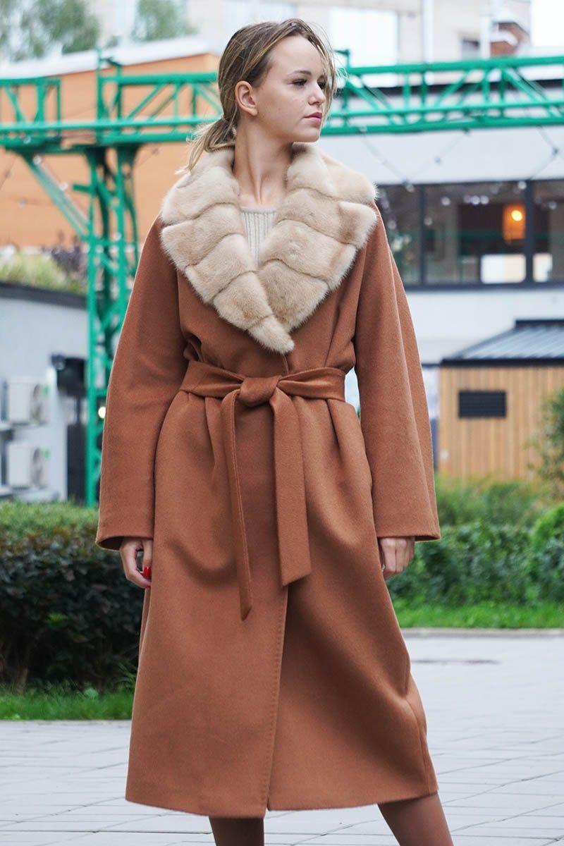 Пальто из шерсти с норковым воротником фото