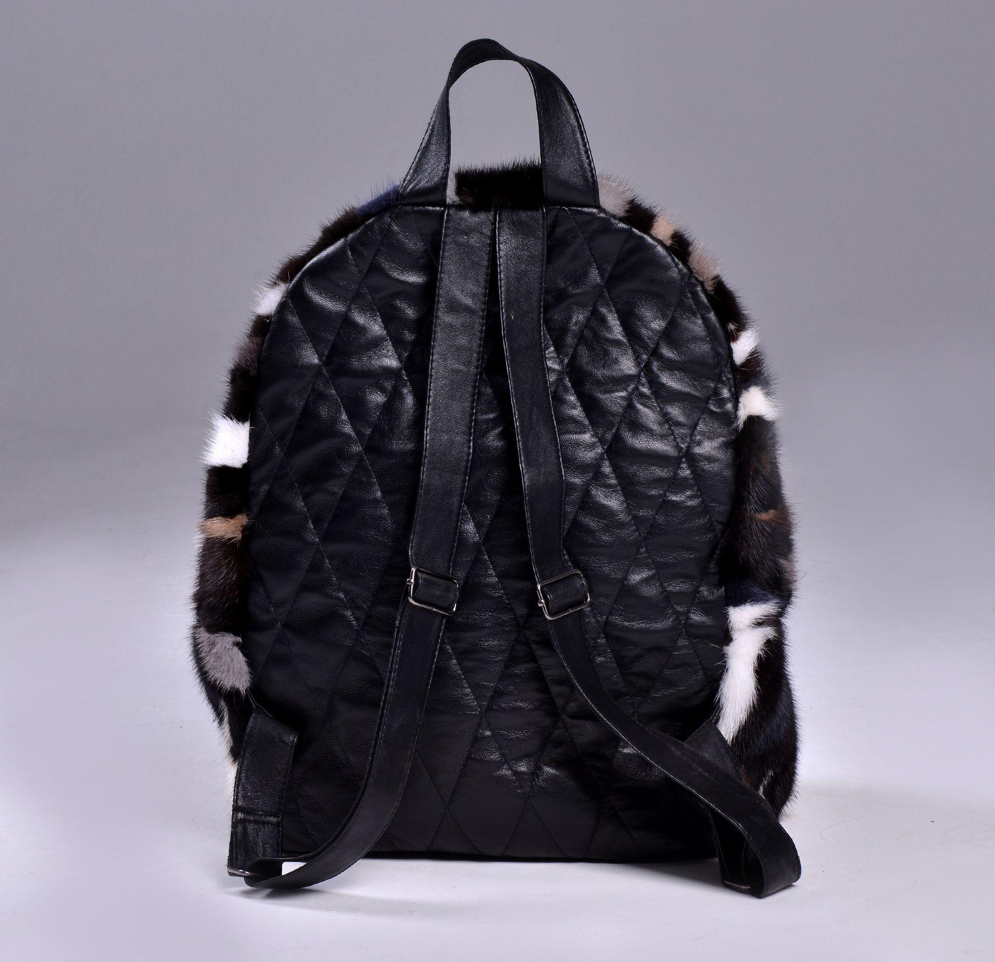 Рюкзак из меха норки фото