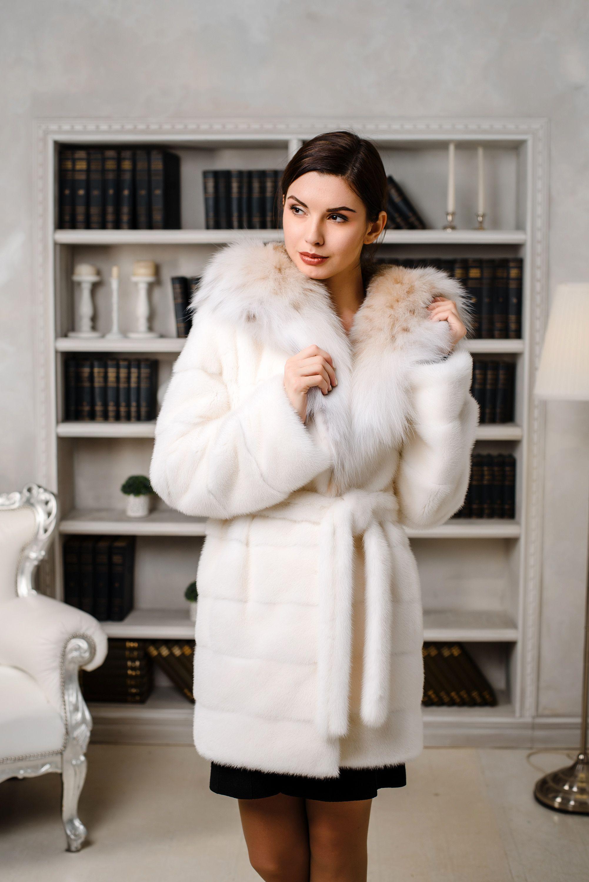 Норковая шуба с капюшоном из рыси фото