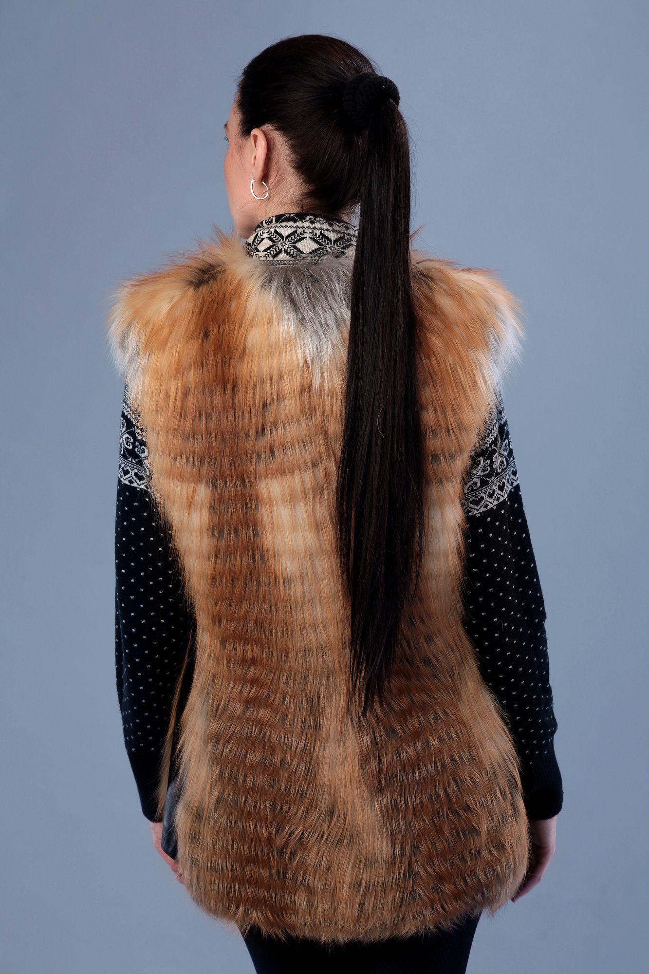 Меховой жилет из лисы фото