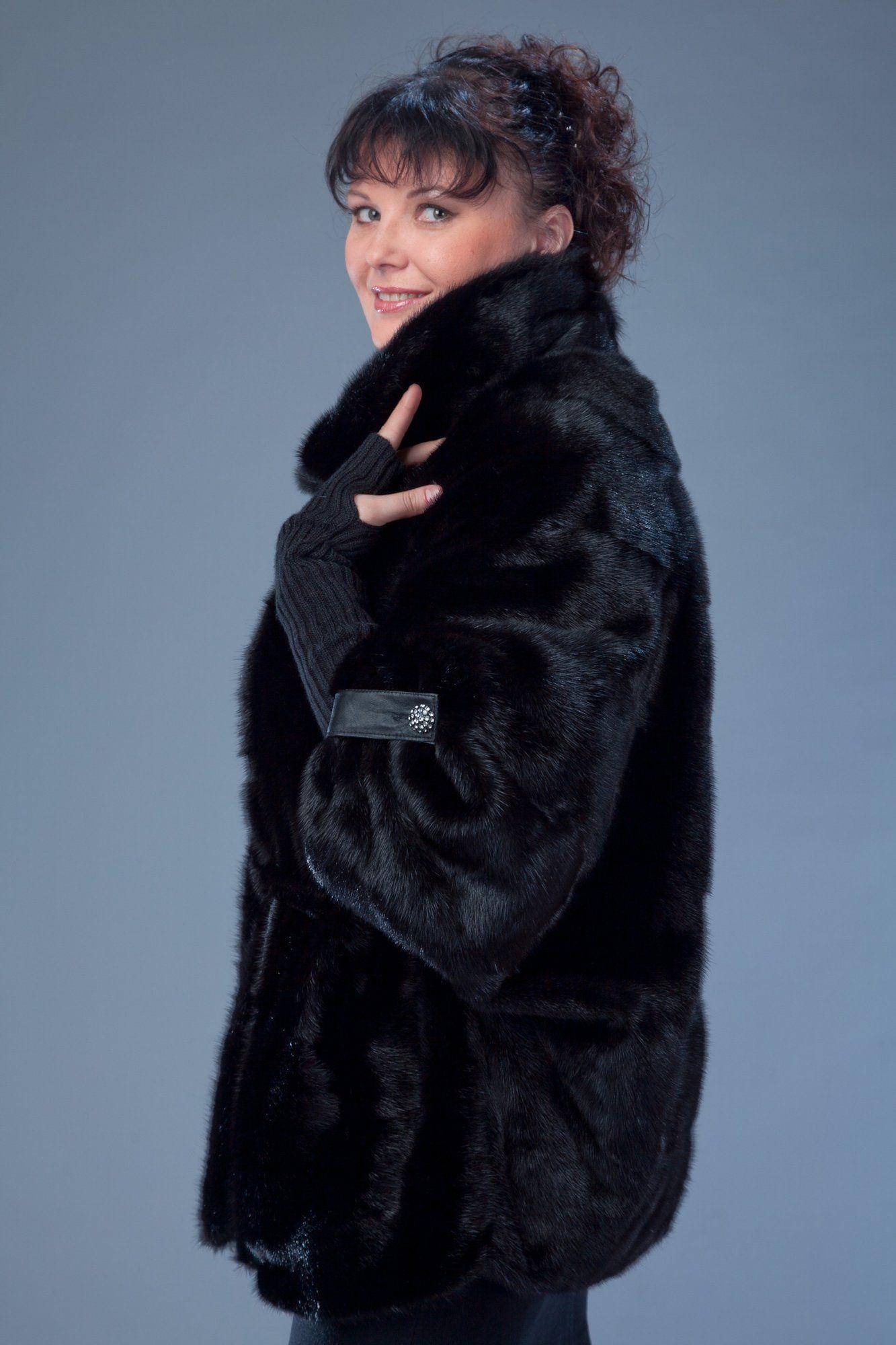 Шуа  из норки с рукавом летучая мышь фото