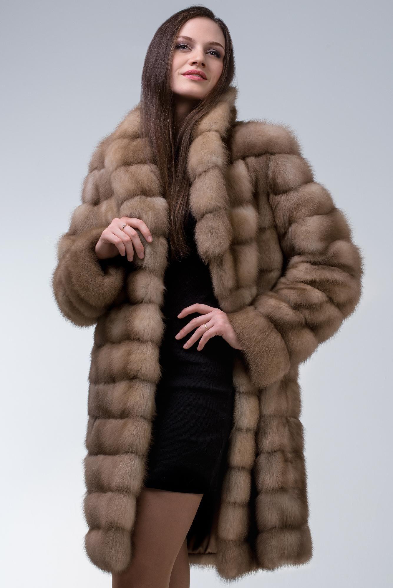 Шуба из меха куницы фото