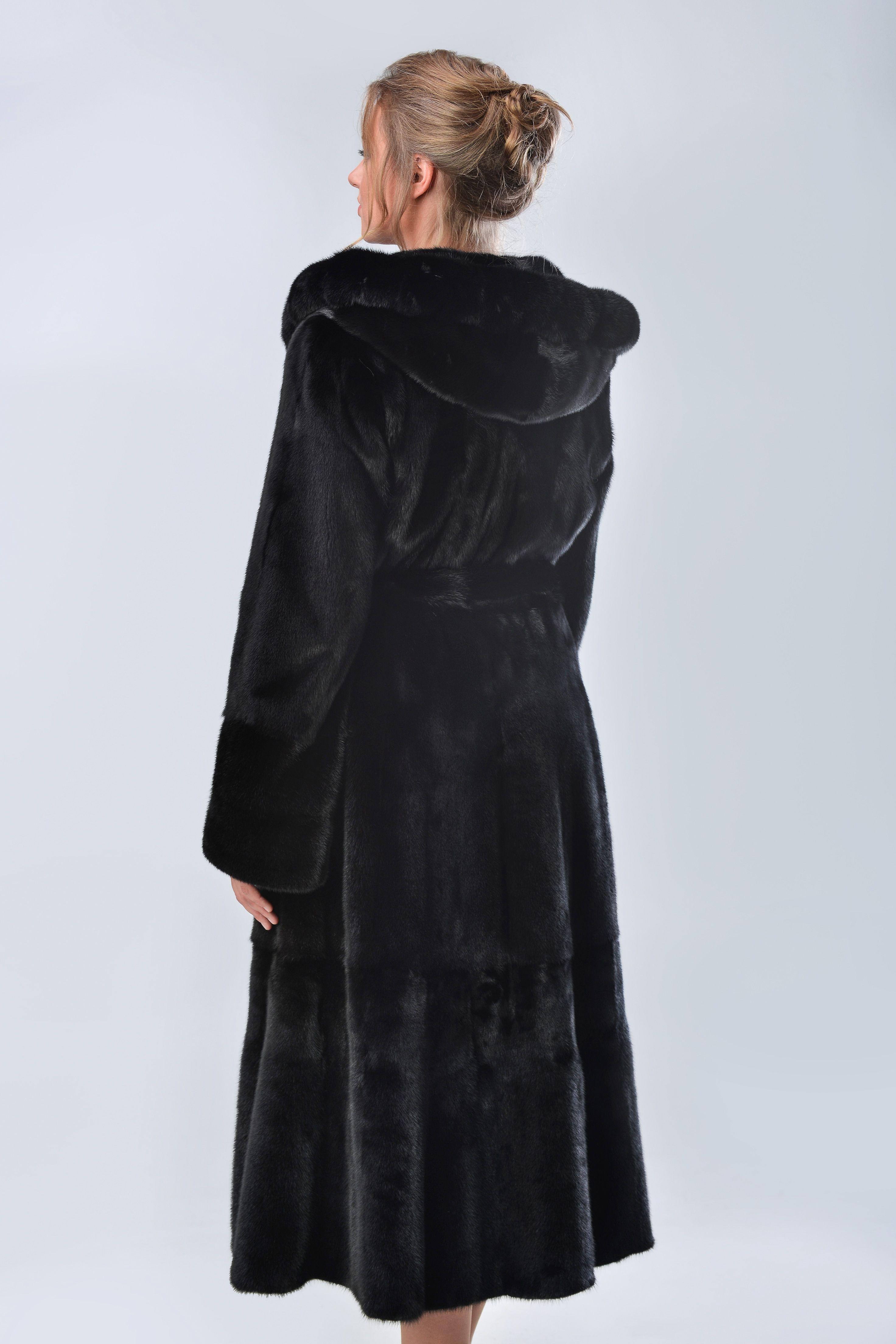 Шуба из меха норки с капюшоном фото