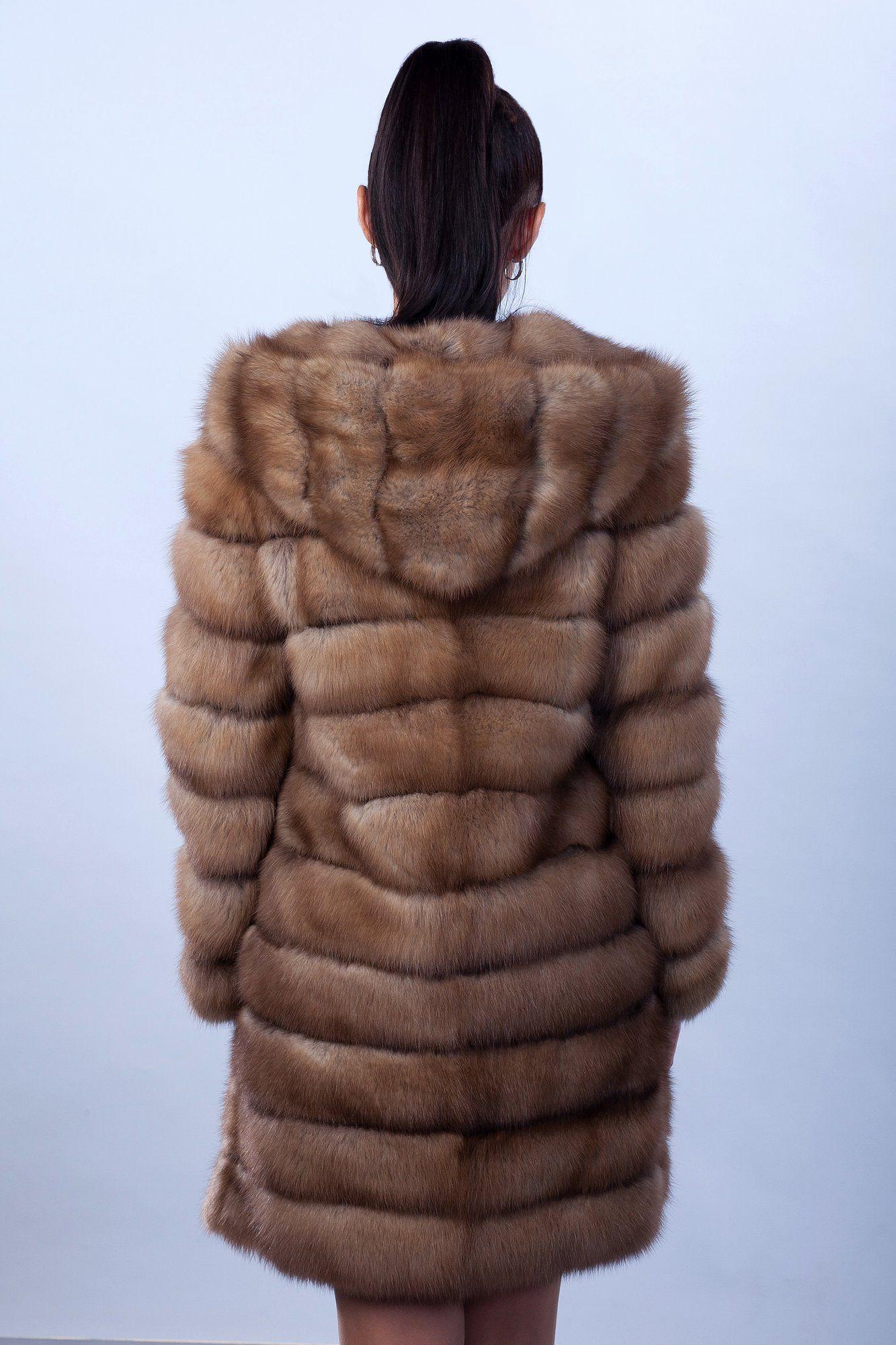 Шуба из куницы с капюшоном фото