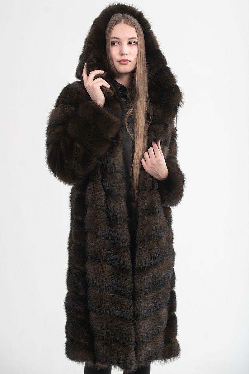 Шуба из меха хоря с капюшоном фото