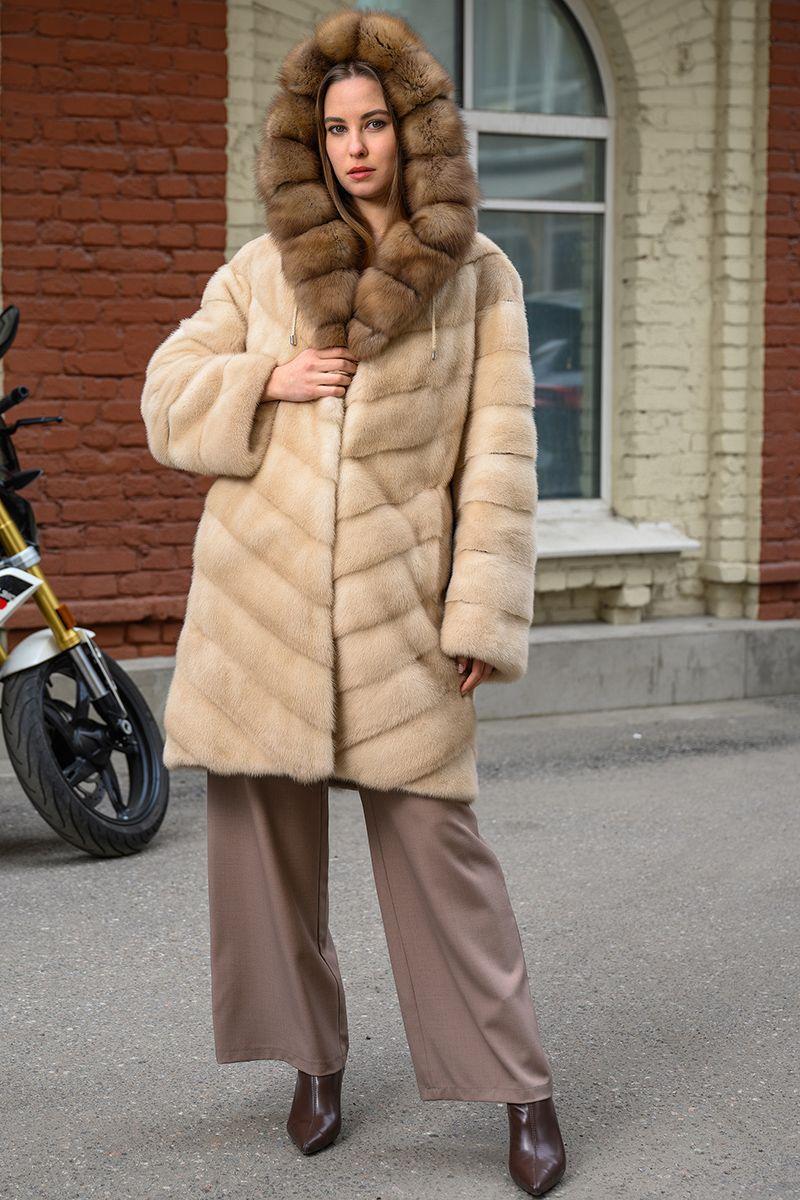 Норковая шуба с капюшоном из соболя фото