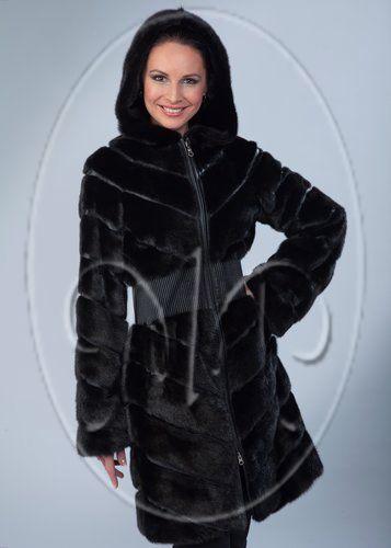 Шуба из норки с капюшоном и отделкой из кожи фото