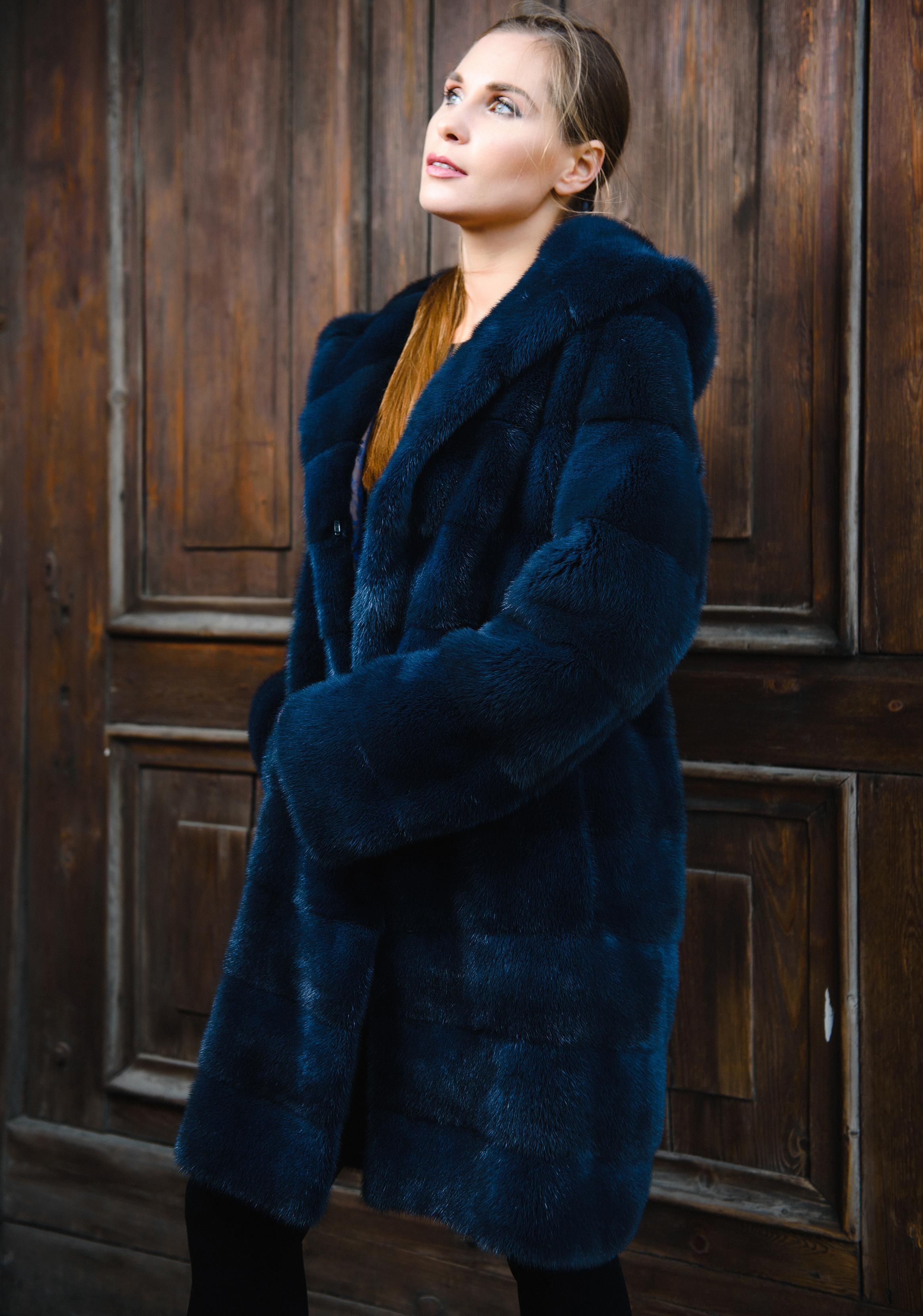 Норковая шуба с капюшоном фото