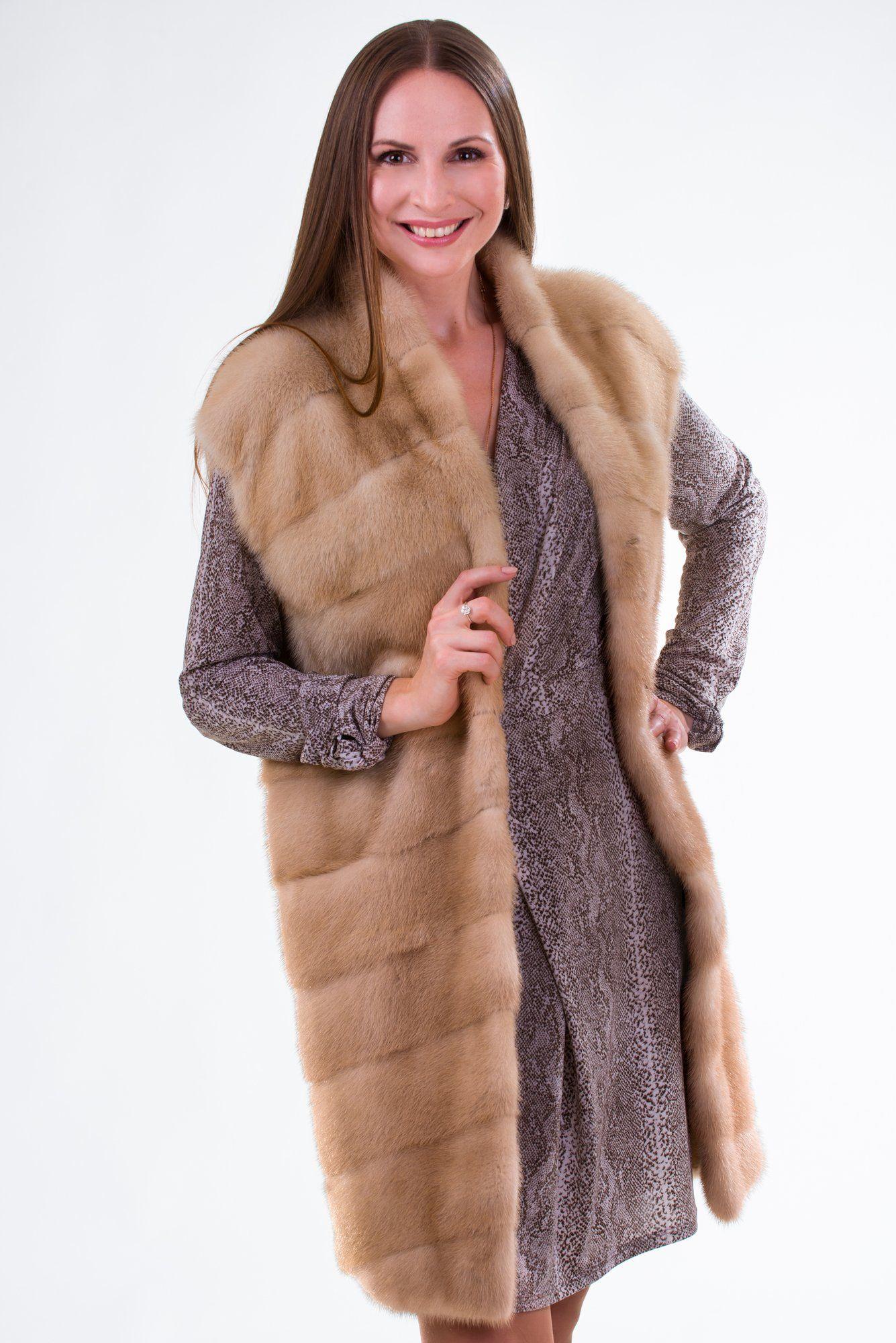 Жилет женский из меха норки фото