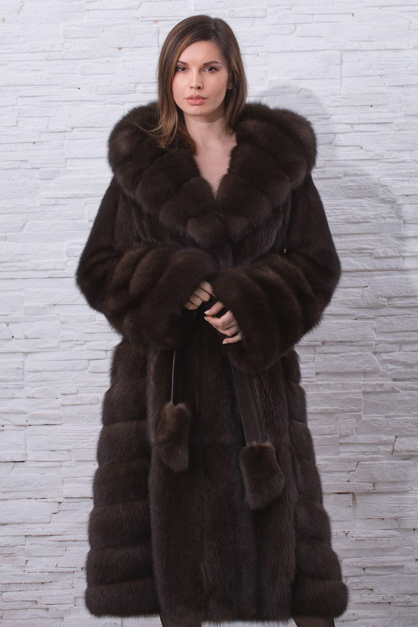 Шуба из баргузинского соболя с капюшоном фото