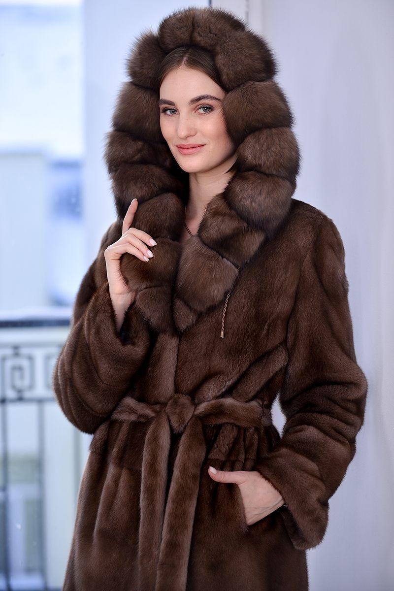 Норковая шуба с капюшоном из соболя фото