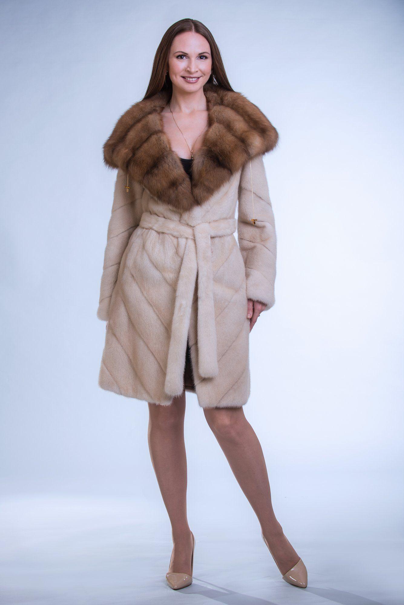 Норковая шуба с капюшоном из куницы фото