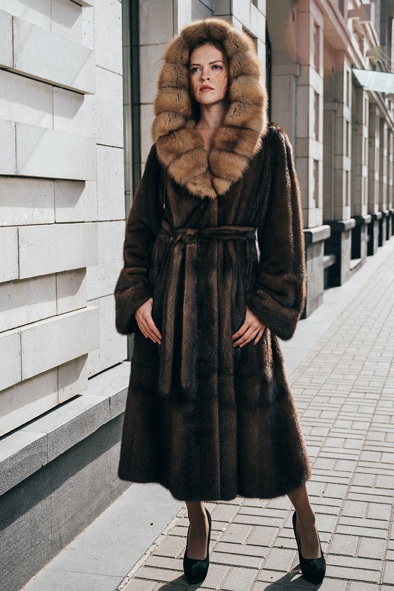 Норковая шуба с капюшоном из куницы фото