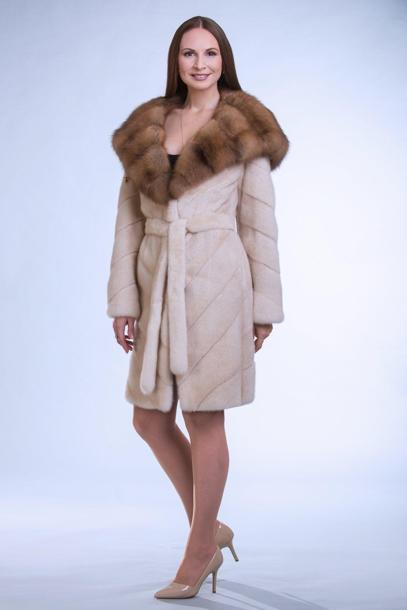 Норковая шуба с капюшоном из куницы фото